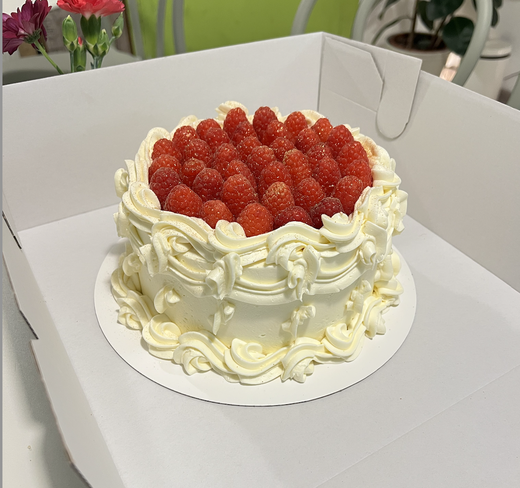 raspberry cake .png