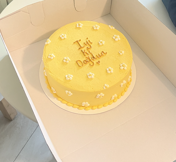 yellow cake .png