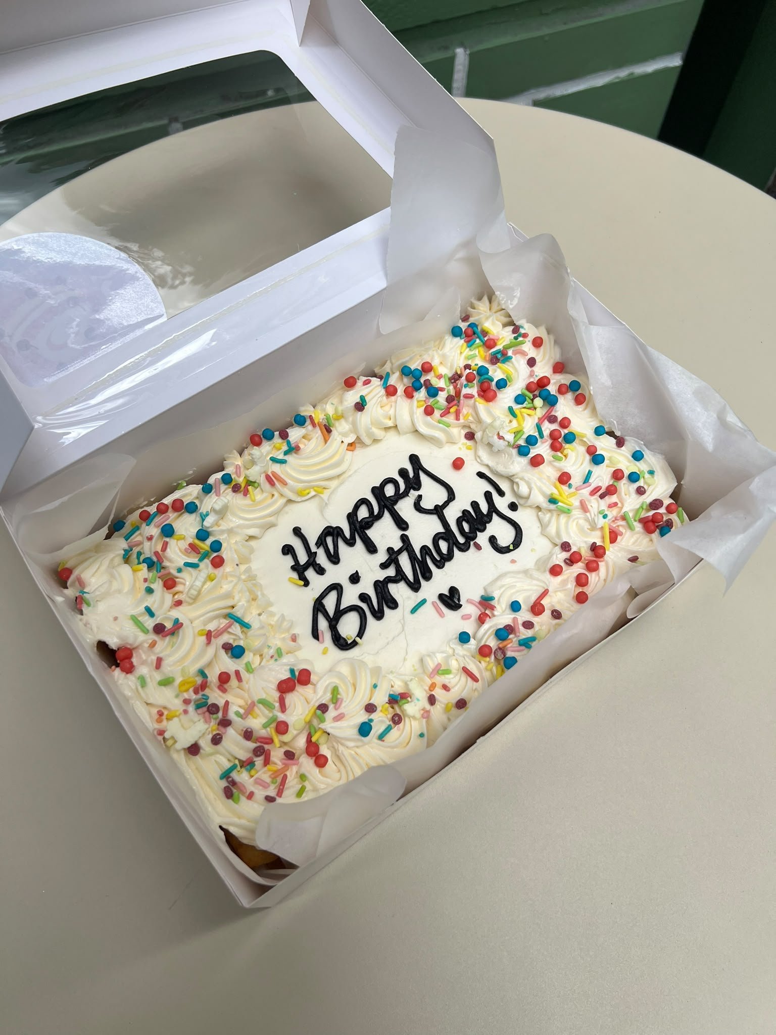 lemon bday cake .jpeg