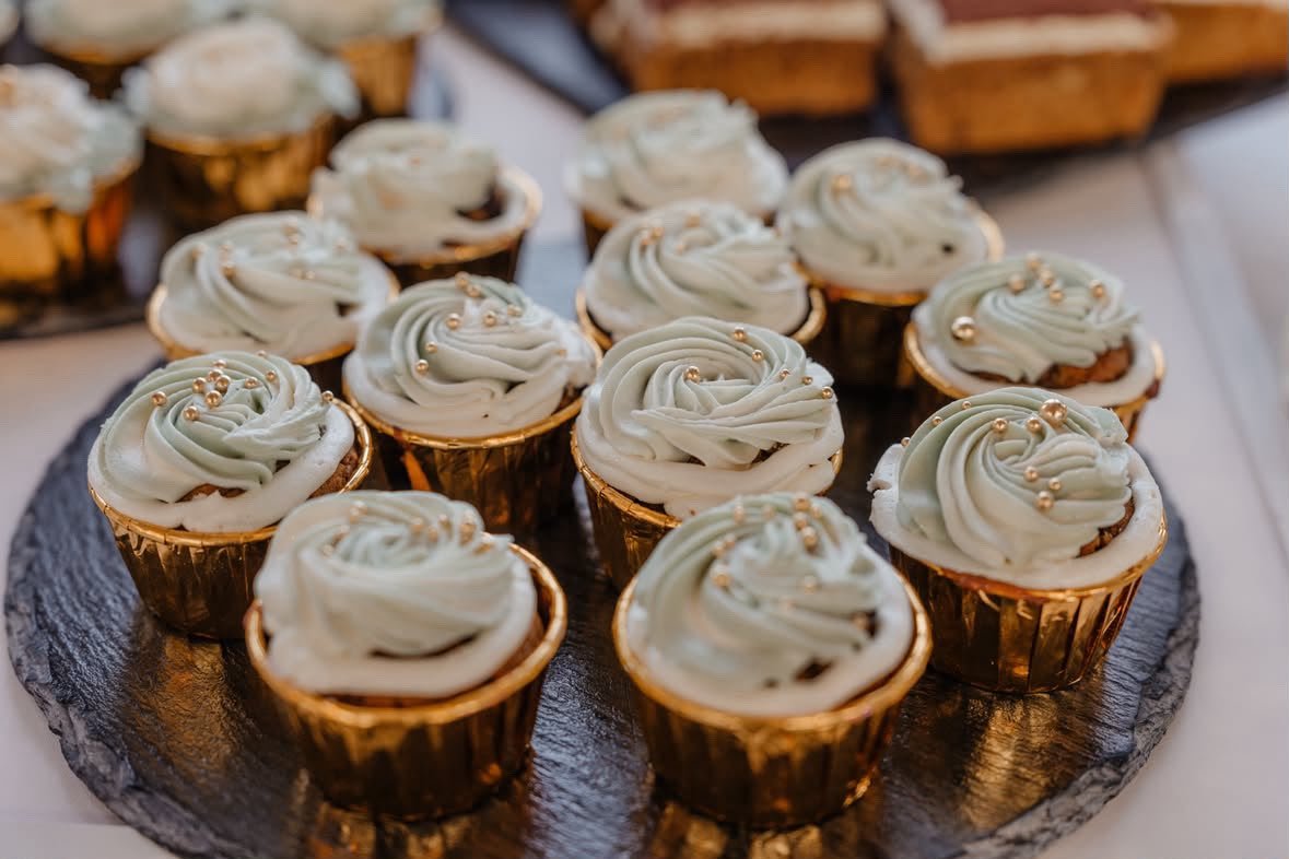 cupcakes wedding .JPG