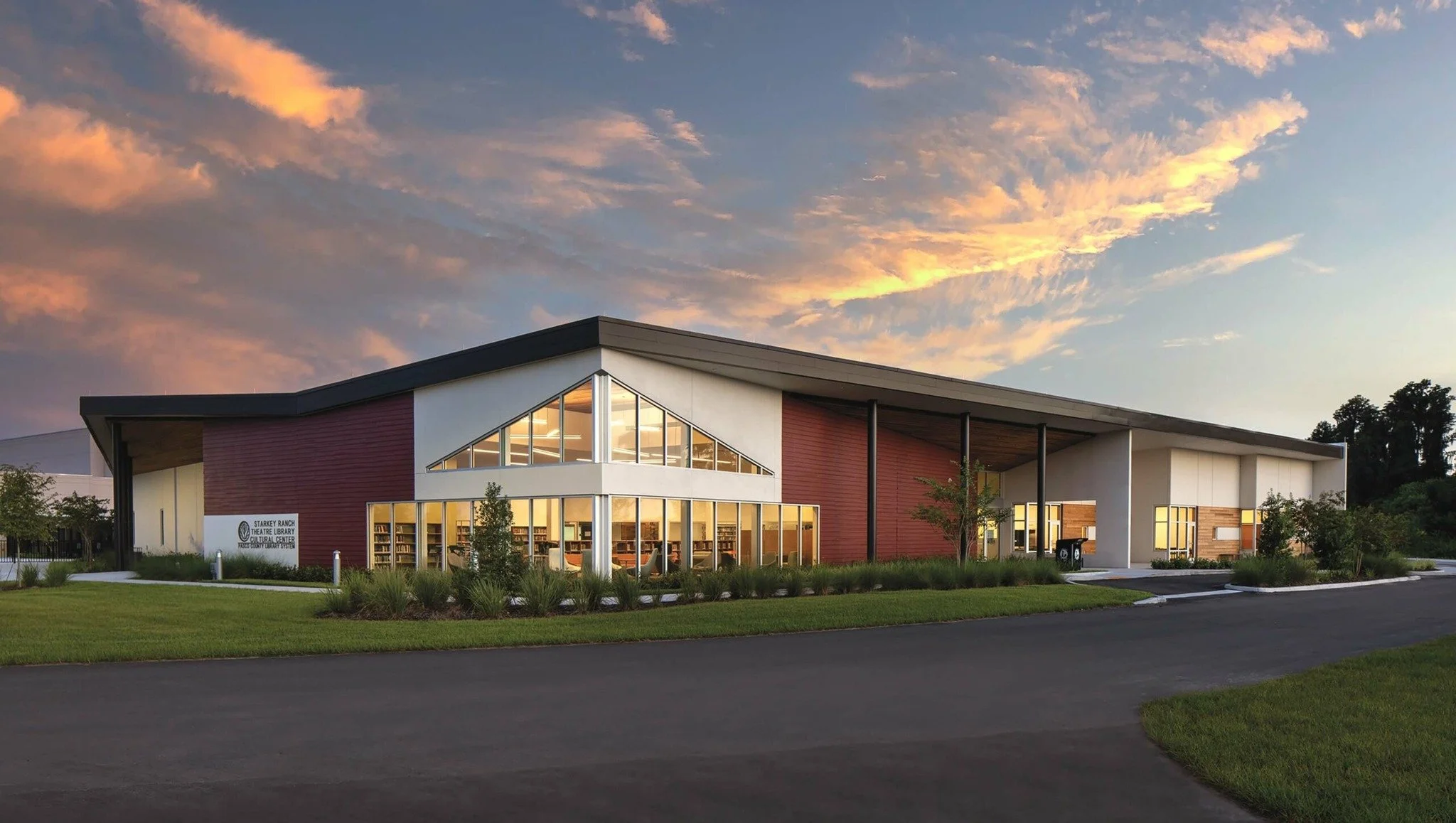 Just 10 minutes away from Stillwell, Zephyrhills Public Library is the perfect spot to unwind with a good book, catch a community event, or get some quiet study time. Another great local gem close to home! ✨📖 #ZephyrhillsLibrary #CommunityLiving #Lo