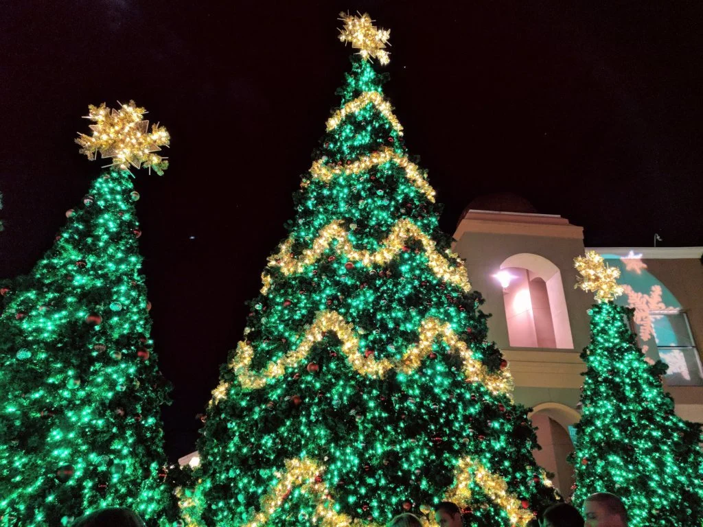 Holiday vibes are calling! 🎄✨ Just a quick 10‑minute drive from Stillwell, The Shops at Wiregrass is lighting up the season with Symphony in Lights 🎶💡 #SeasonalMagic #TampaBayHolidays #FamilyFun #PascoCountyEvents&rdquo;