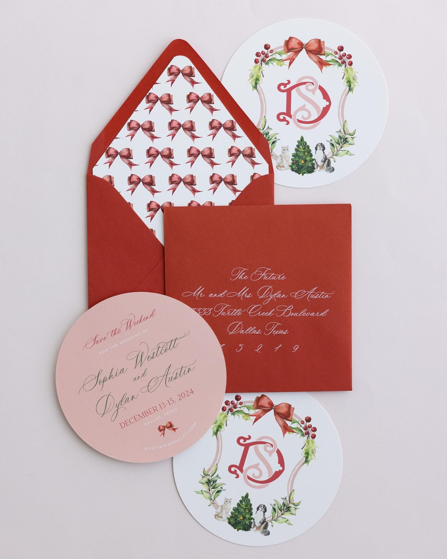 A little holiday throwback magic 🎄❤️💚🎀
This holiday-inspired save the date is still one of our favorites. And we would be delighted to re-imagine it as a custom holiday card for your family. We are still taking holiday card orders! Contact us soon