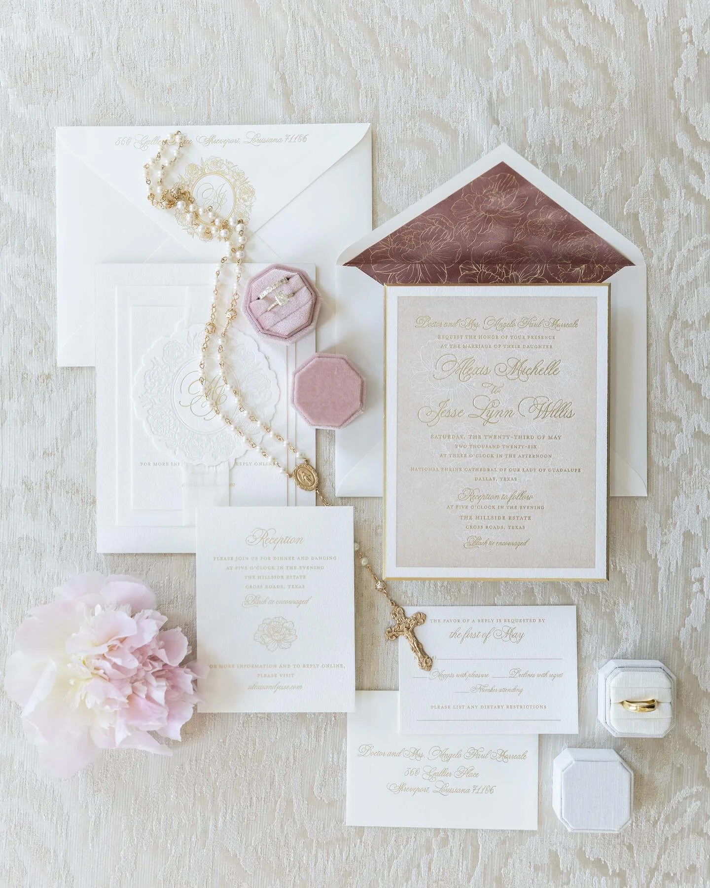 Royal and pink for a sweet Southern Belle. When we first met Alexis and her sweet parents, we knew this was a special family. We had the most fun dreaming up something regal and romantic together with @deliajeffcoatevents 💕 Their peony pink monogram