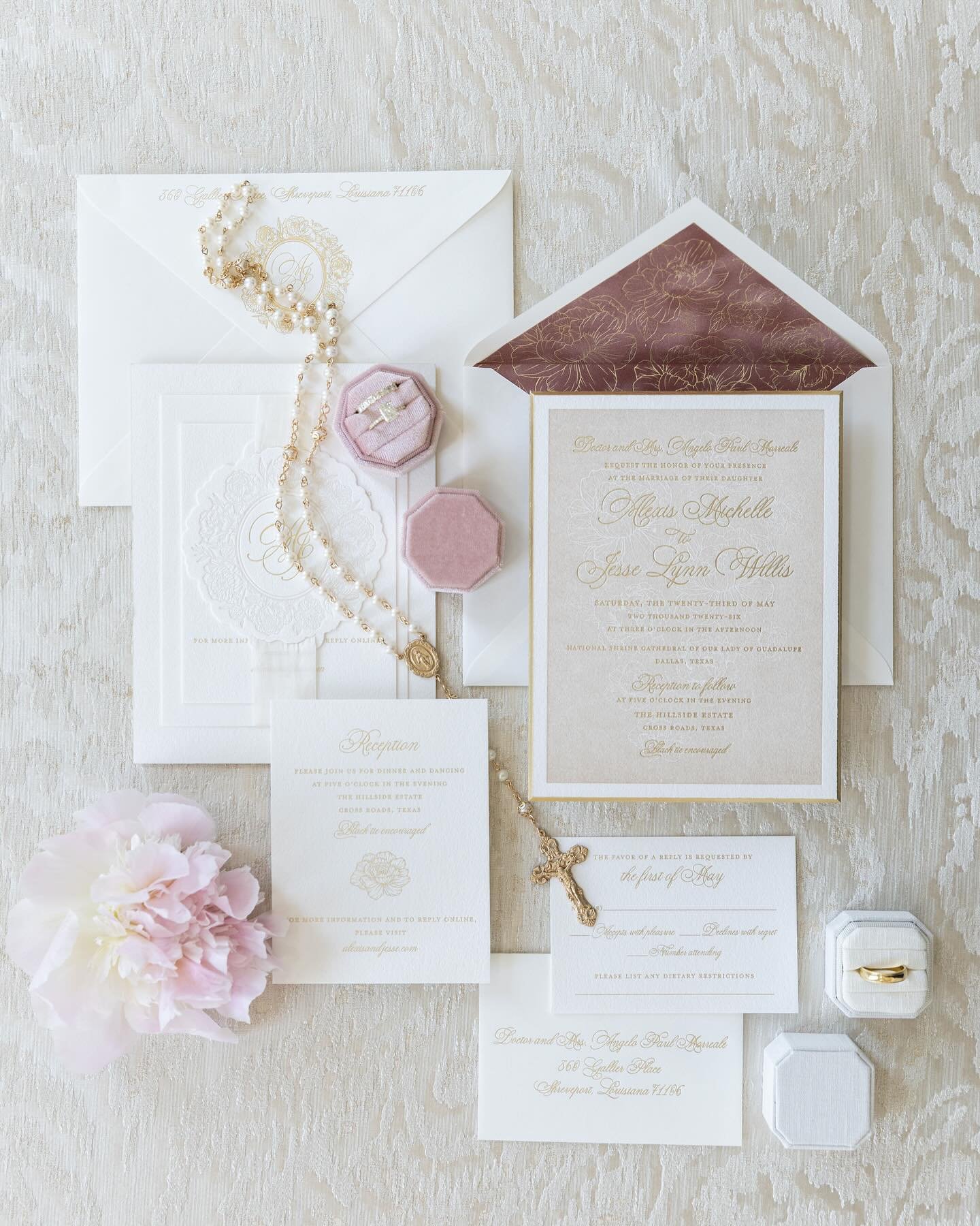 Royal and pink for a sweet Southern Belle. When we first met Alexis and her sweet parents, we knew this was a special family. We had the most fun dreaming up something regal and romantic together with @deliajeffcoatevents 💕 Their peony pink monogram