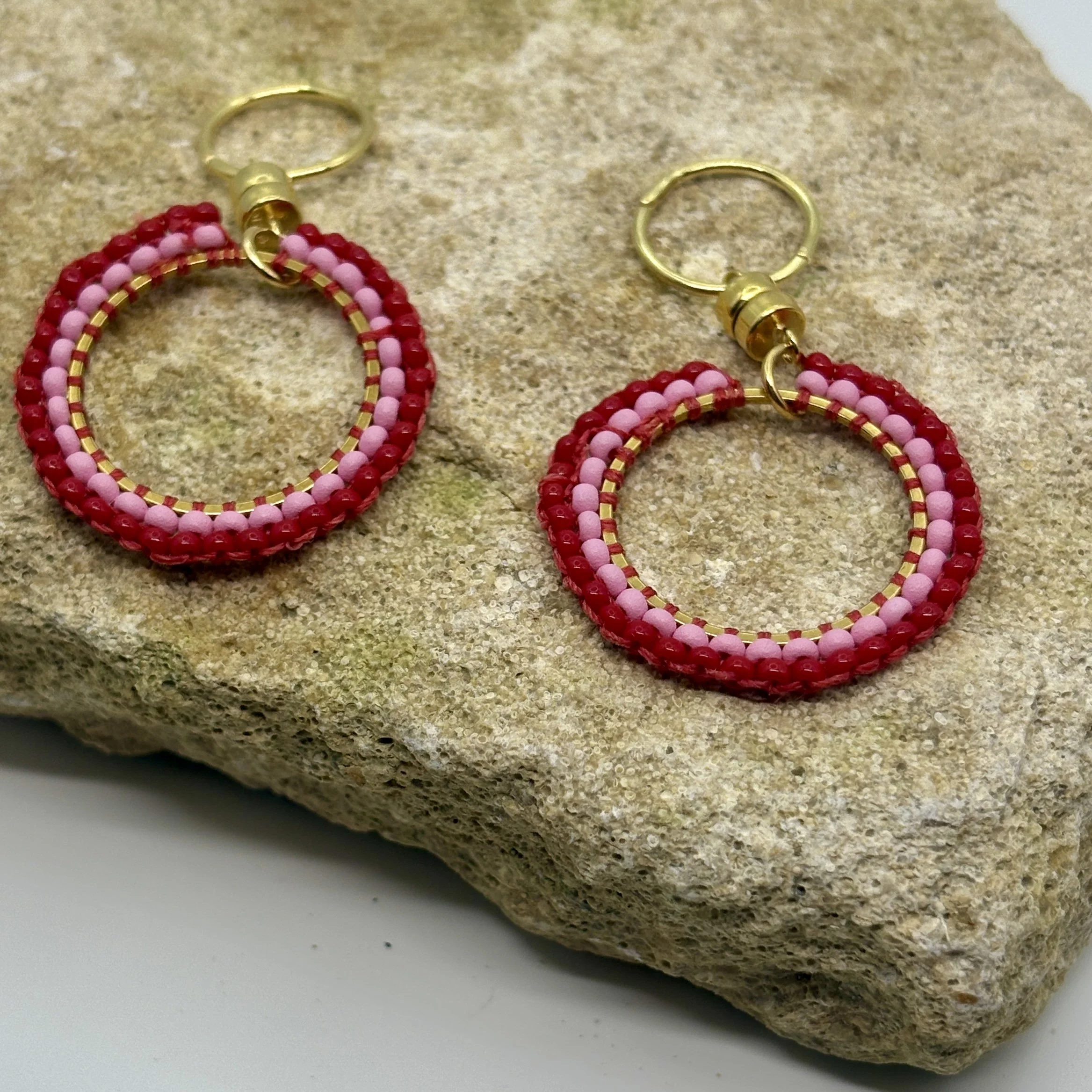 Small circle pink and dark red