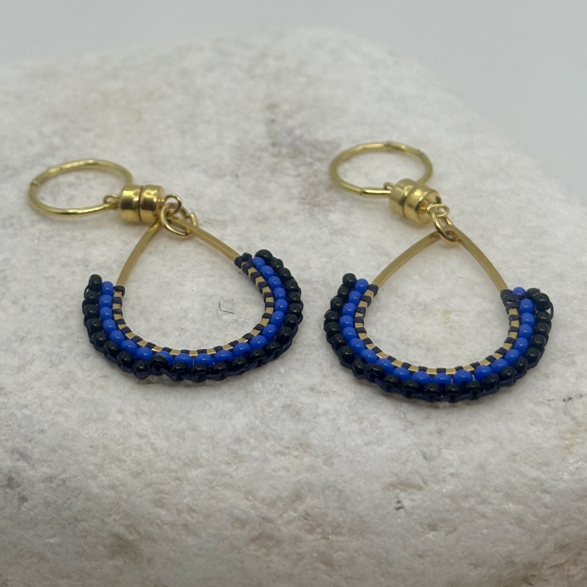 Fan bright blue and black