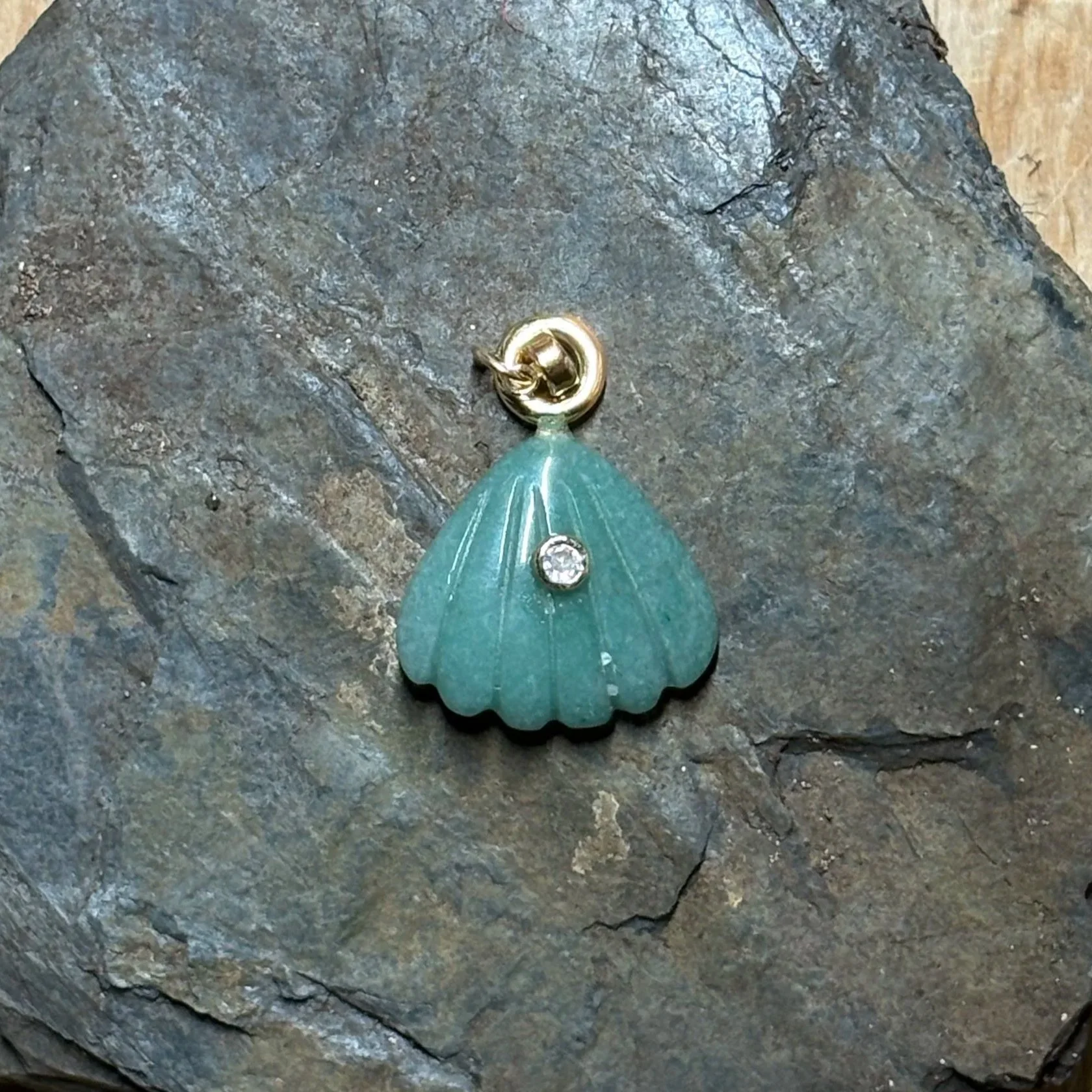 Jade shell pendant