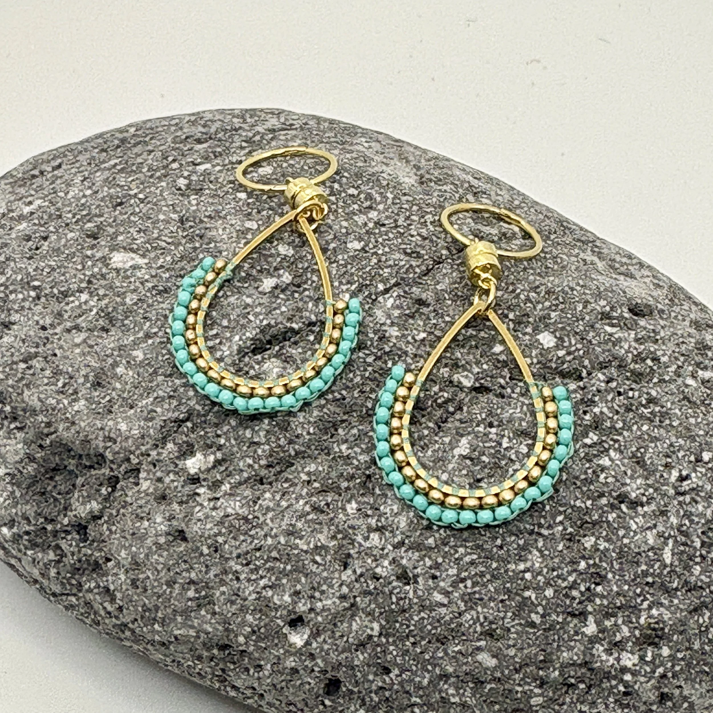 Fan gold and turquoise