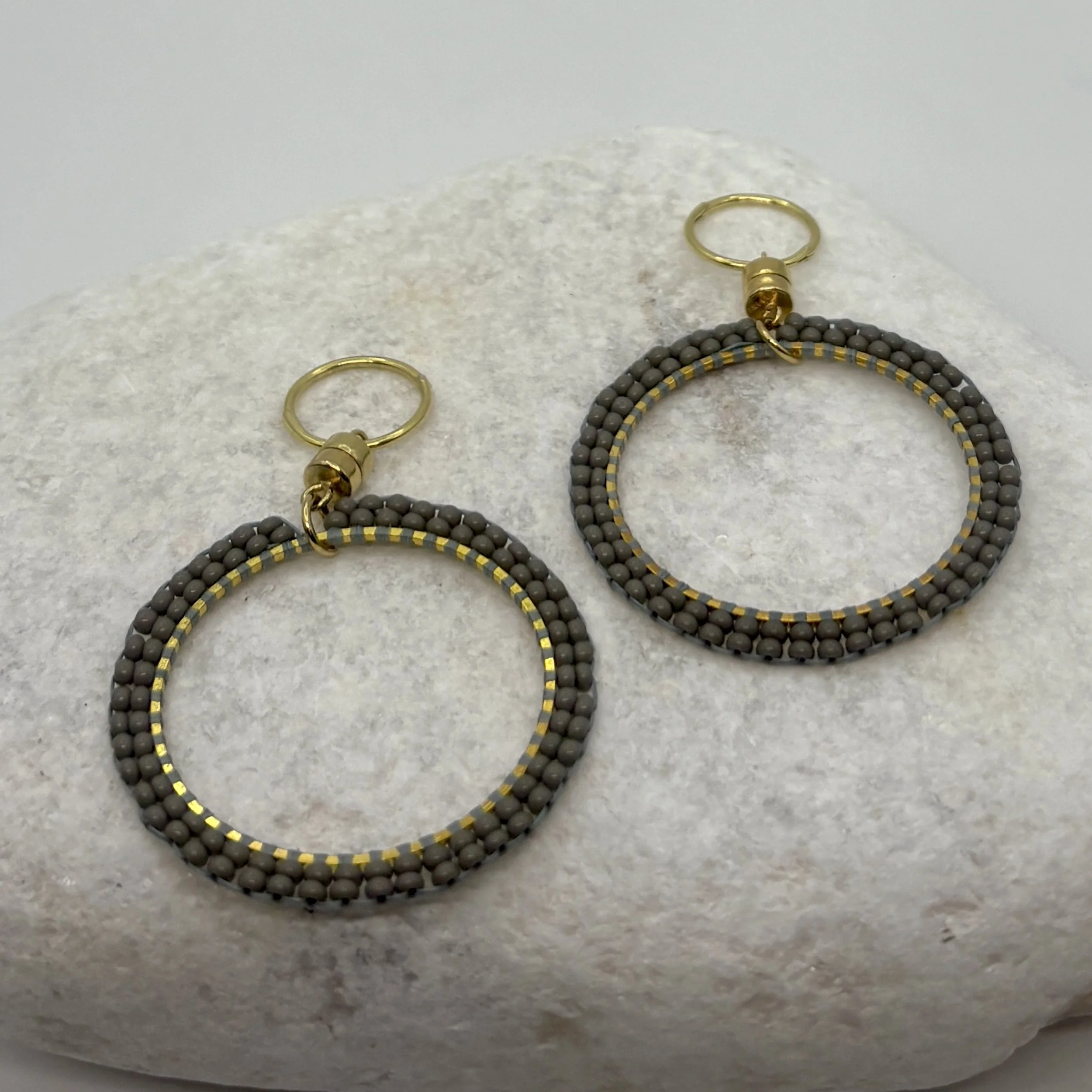 Large circle two rows of grey