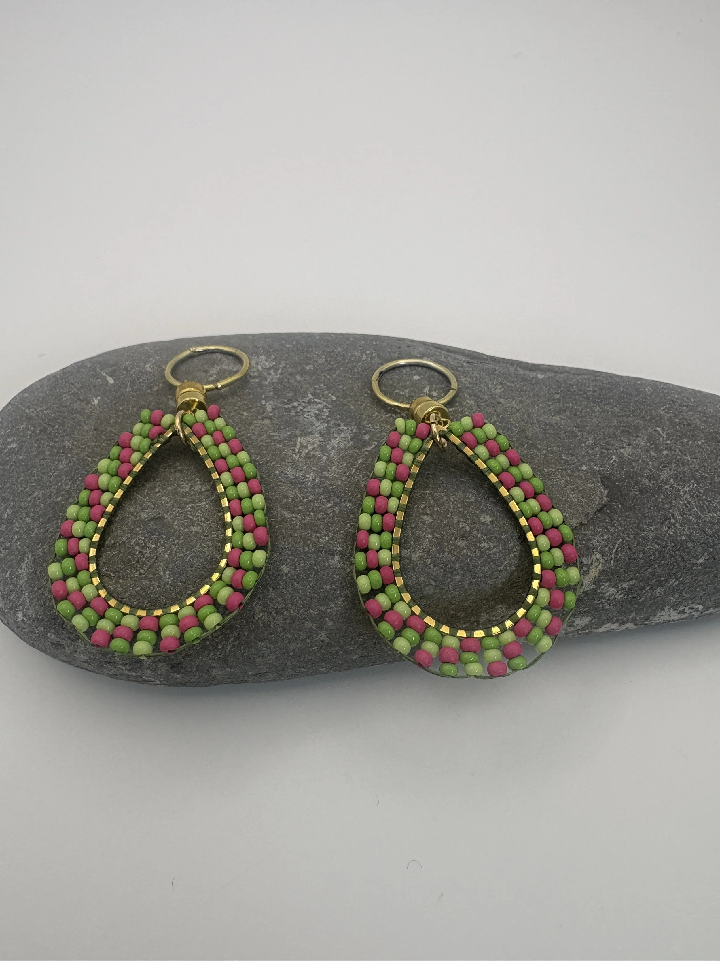Teardrop spiralled green and pink