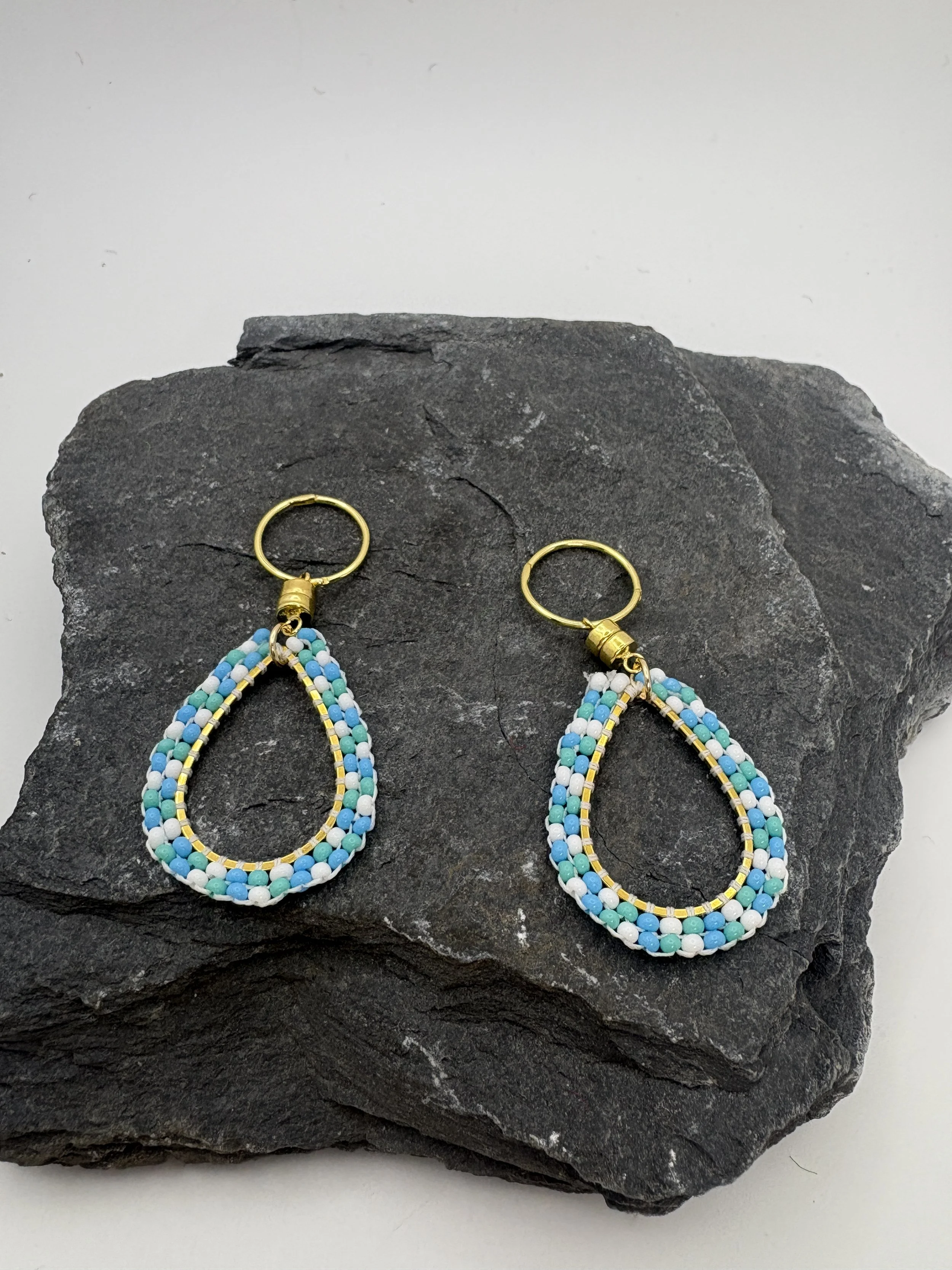 Teardrop chequered Aqua, turquoise and white