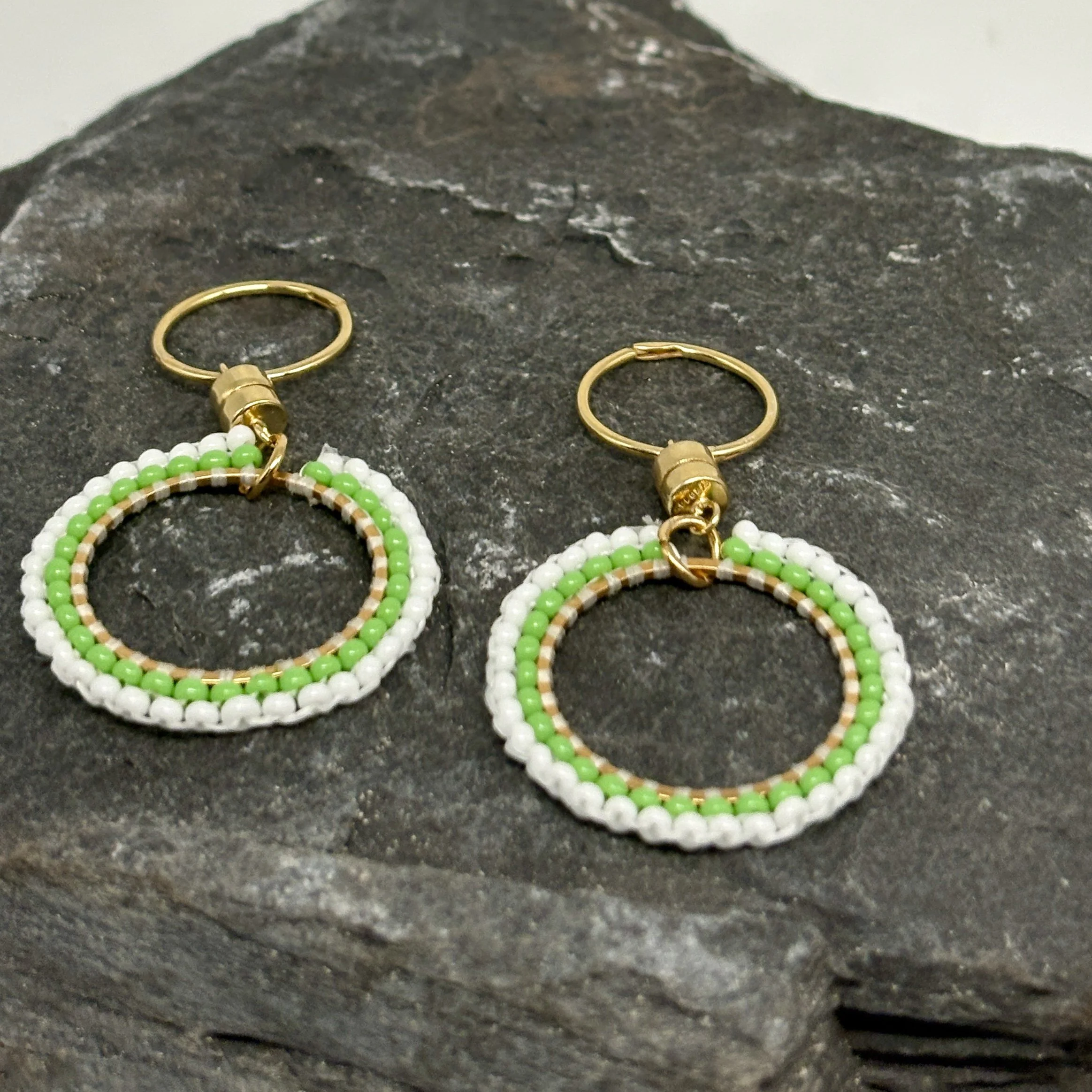 Small circle bud green and white