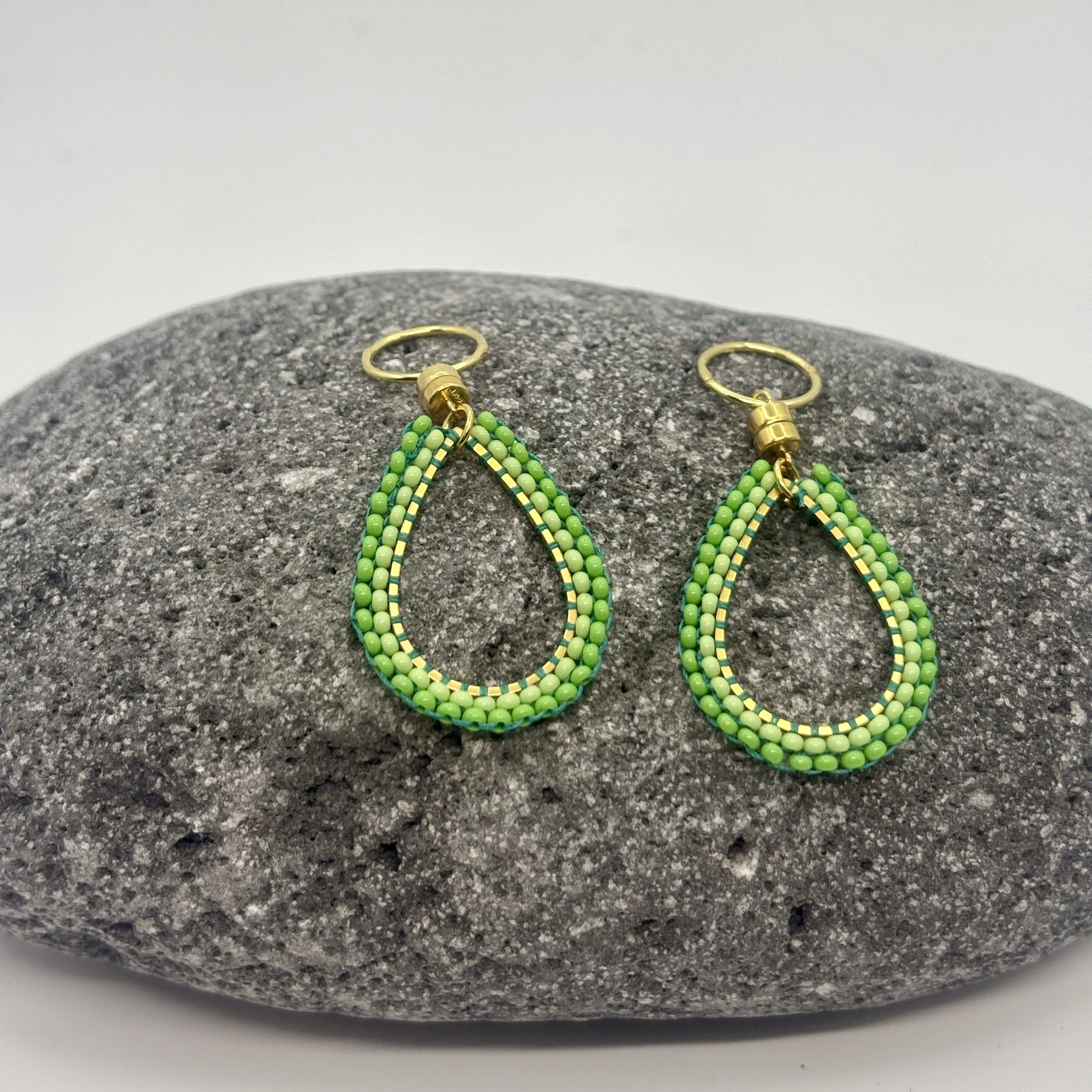 Teardrop pale green and bud green