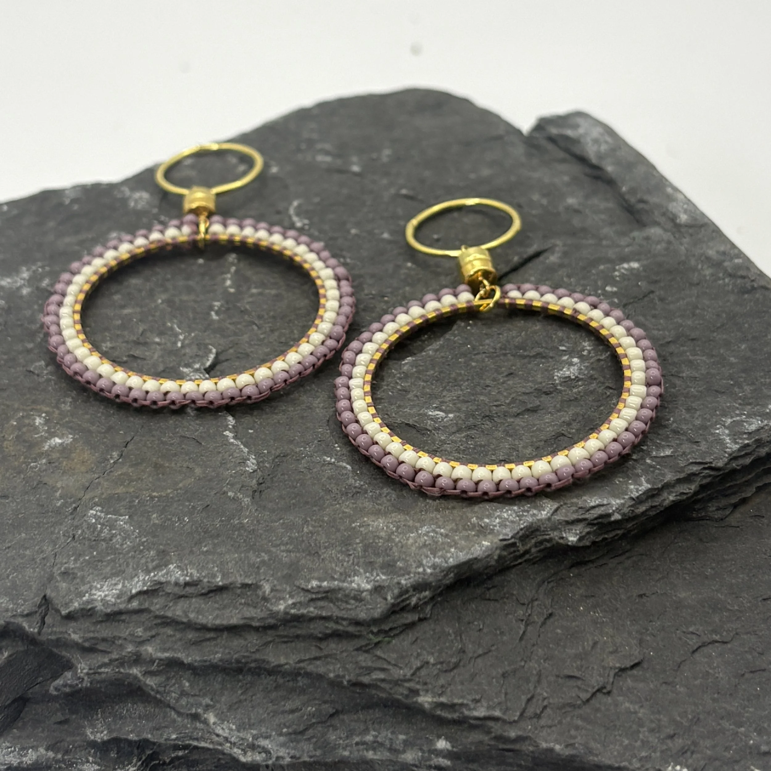 Large circle cream and mauve