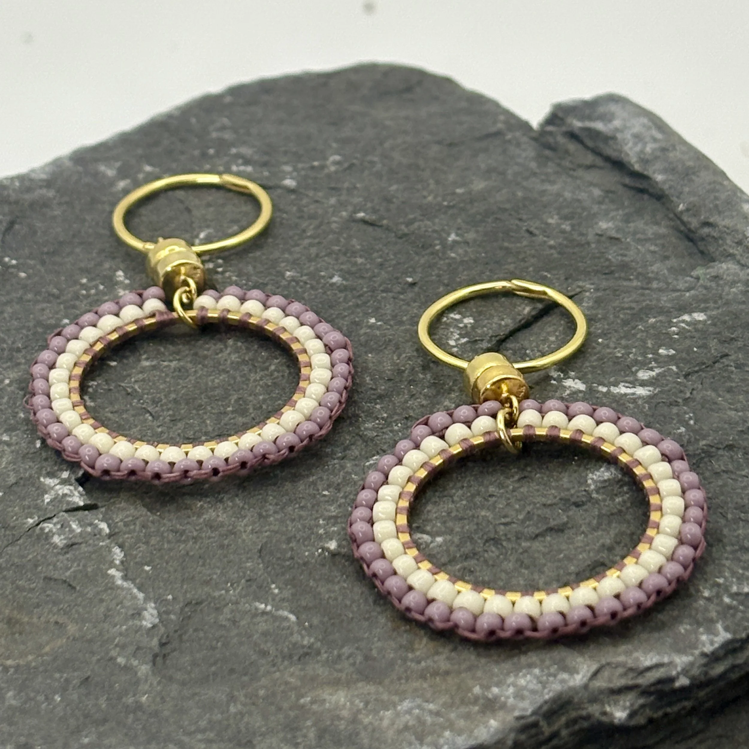 Small circle cream and mauve