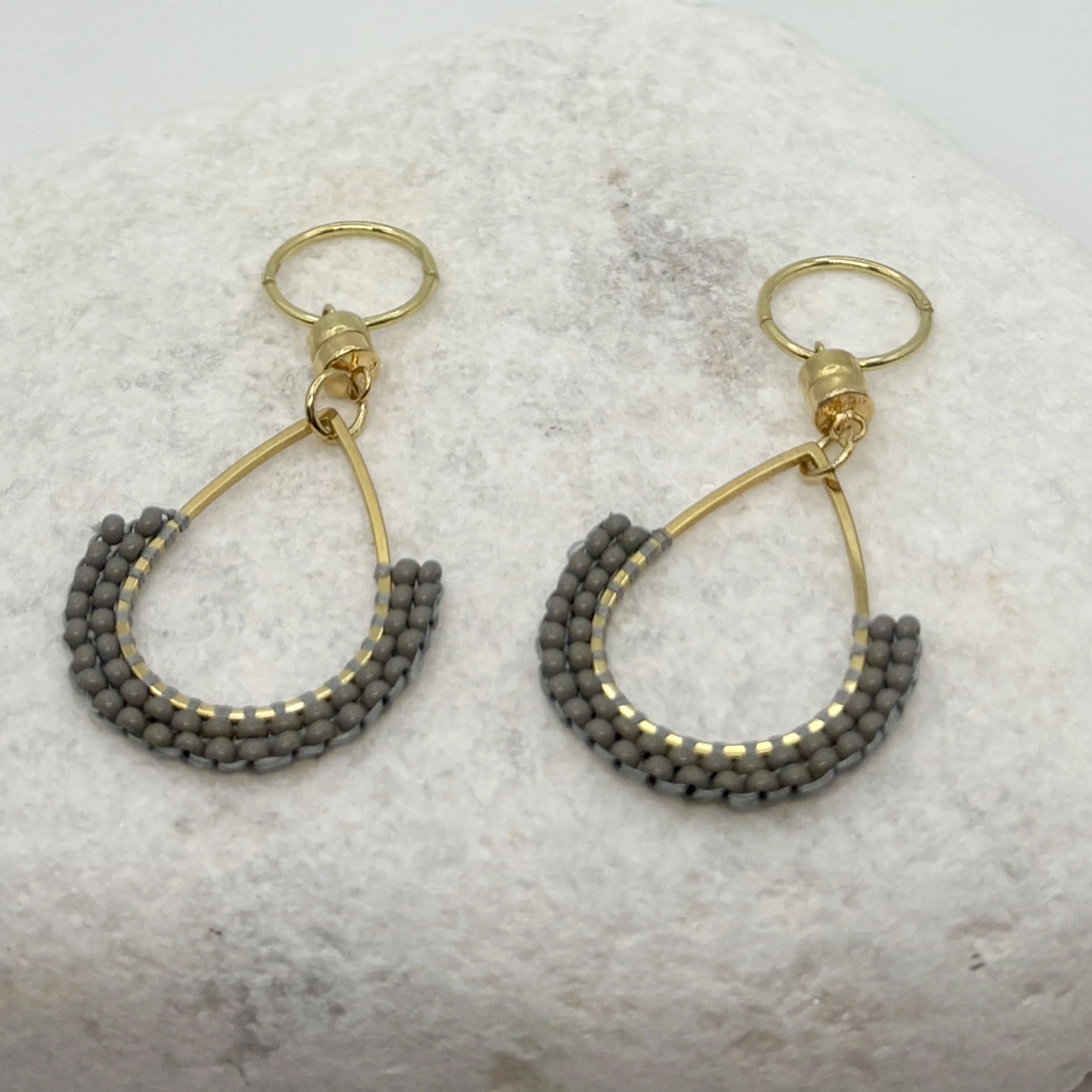 Fan two rows of grey