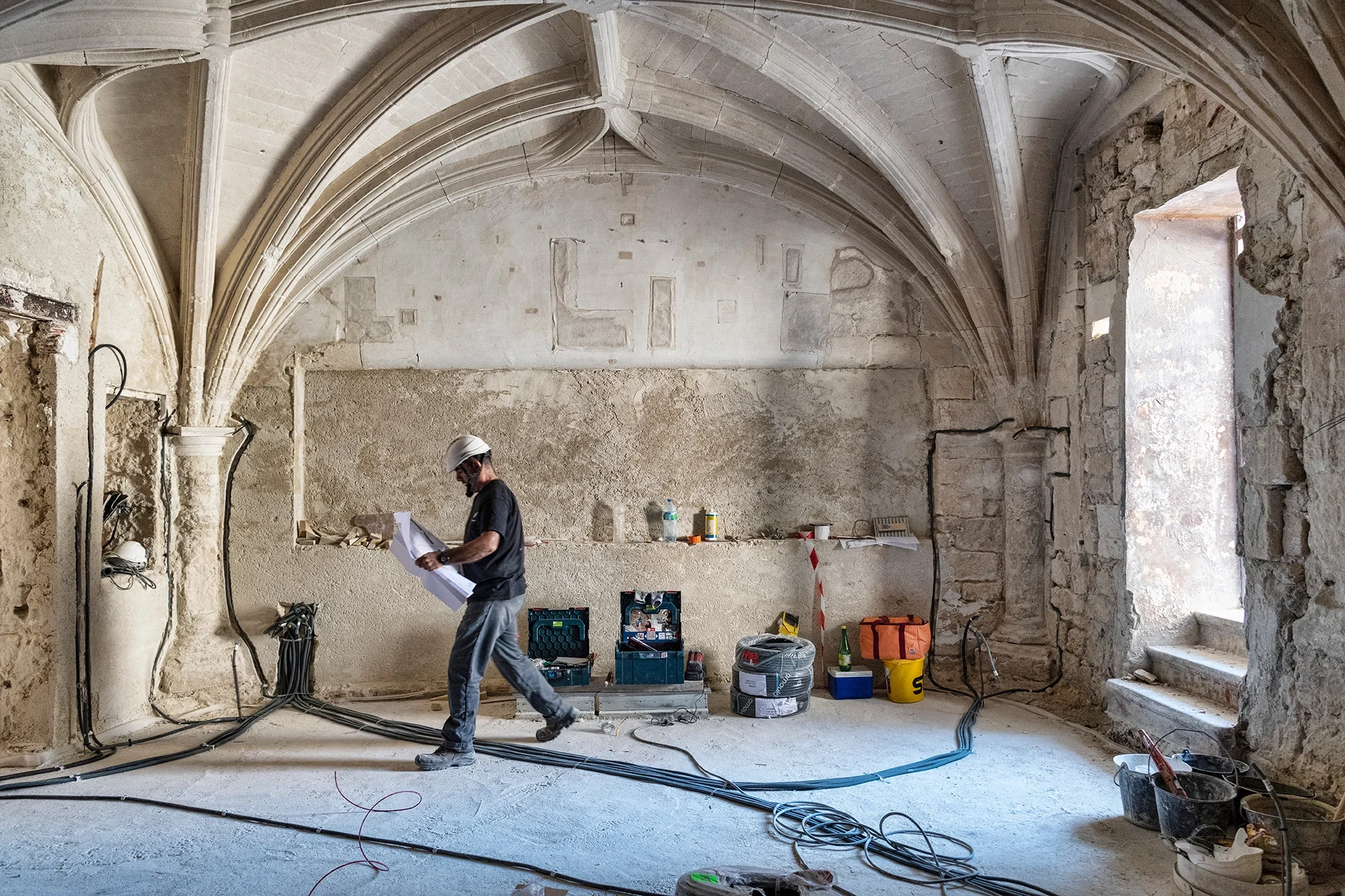 reportage architecture patrimoniale dans les environs de Montpellier, restauration du chateau des comtes de Mauguio