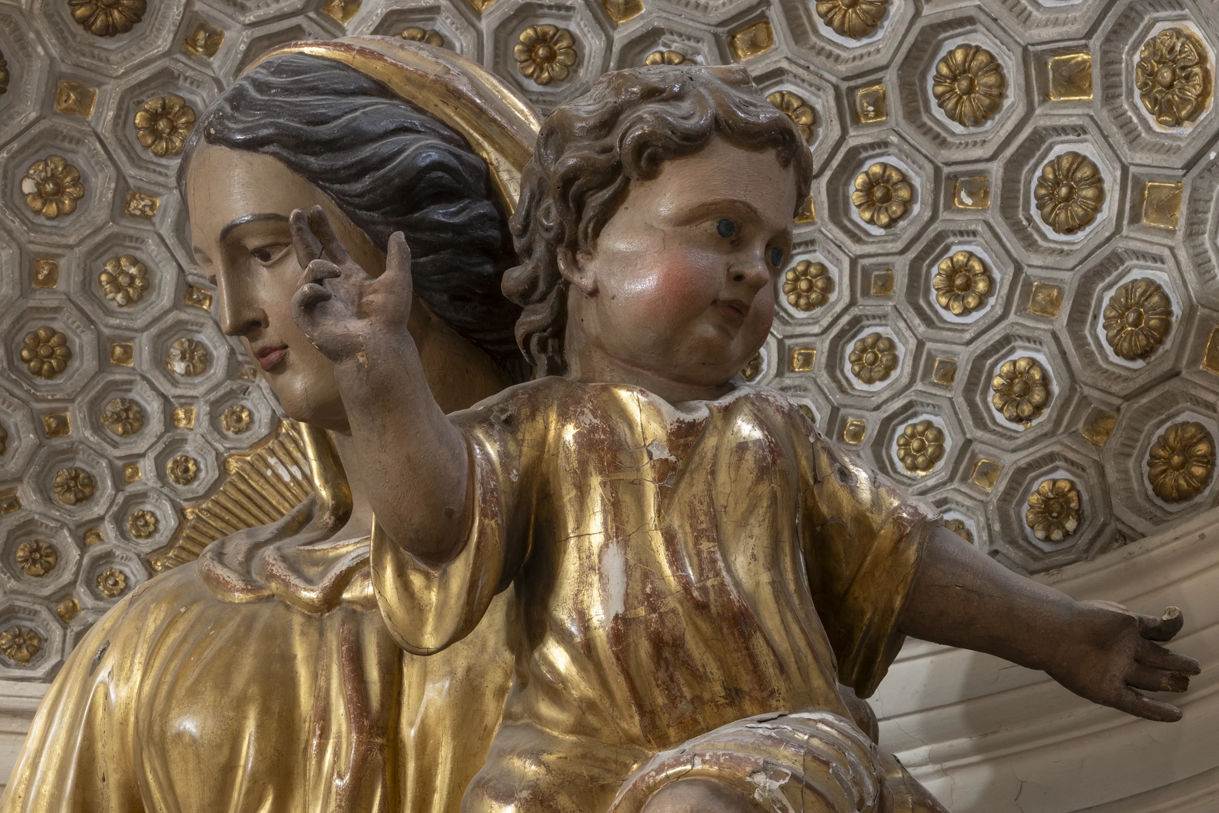 Inventaire DRAC, église de Puisserguier, photographie d'art, statue la Vierge et l'enfant
