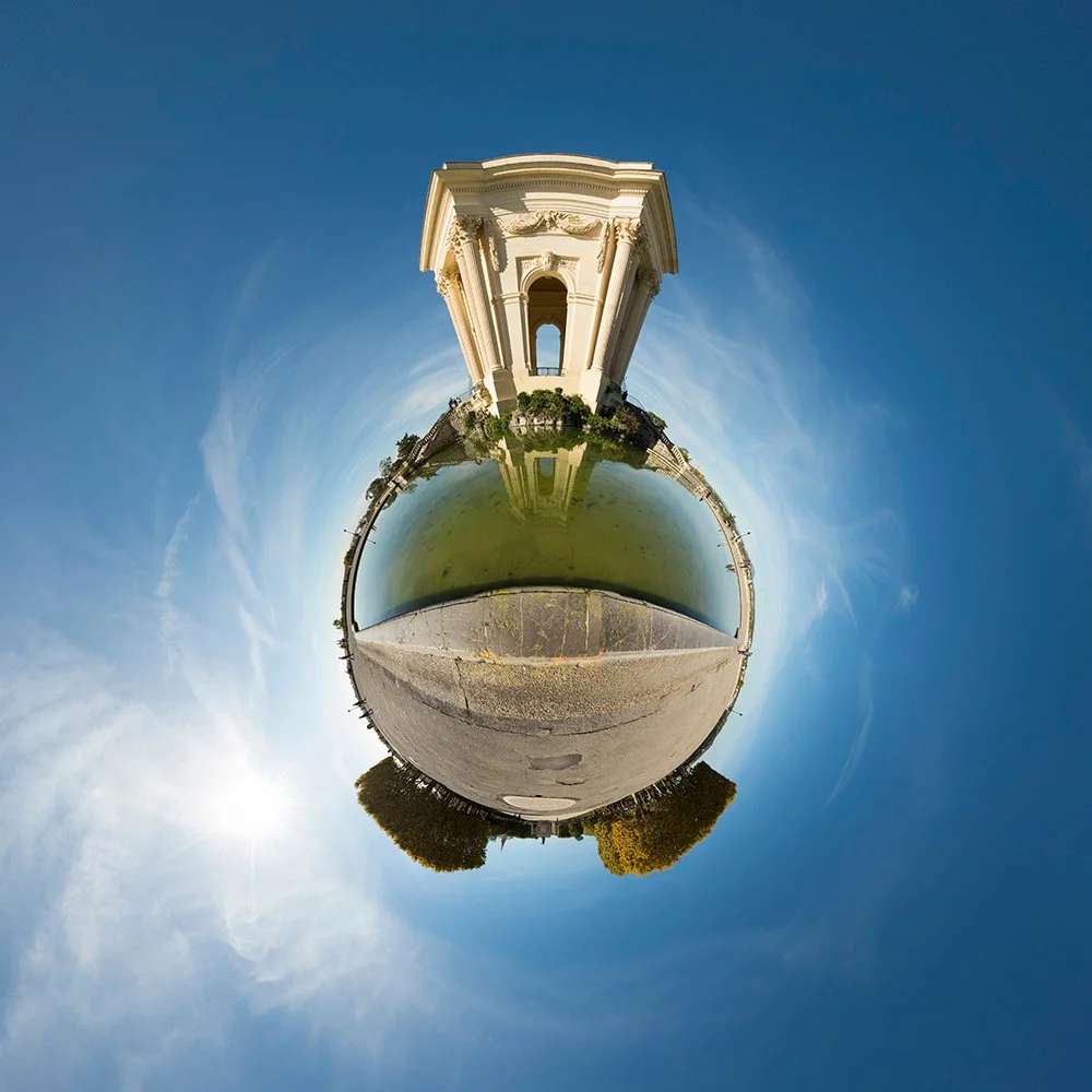 Vue VR 360 du parc du peyrou, pagtrimoine historique de Montpellier en Occitanie