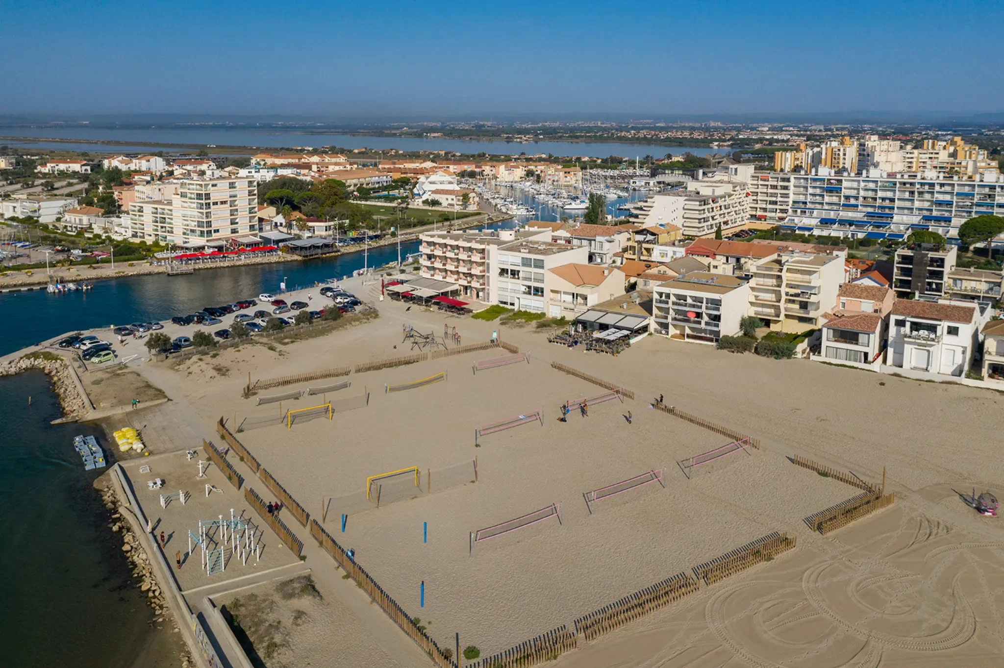 Vue aérienne de Carnon en Occitanie intégrée à une photothèque territoriale