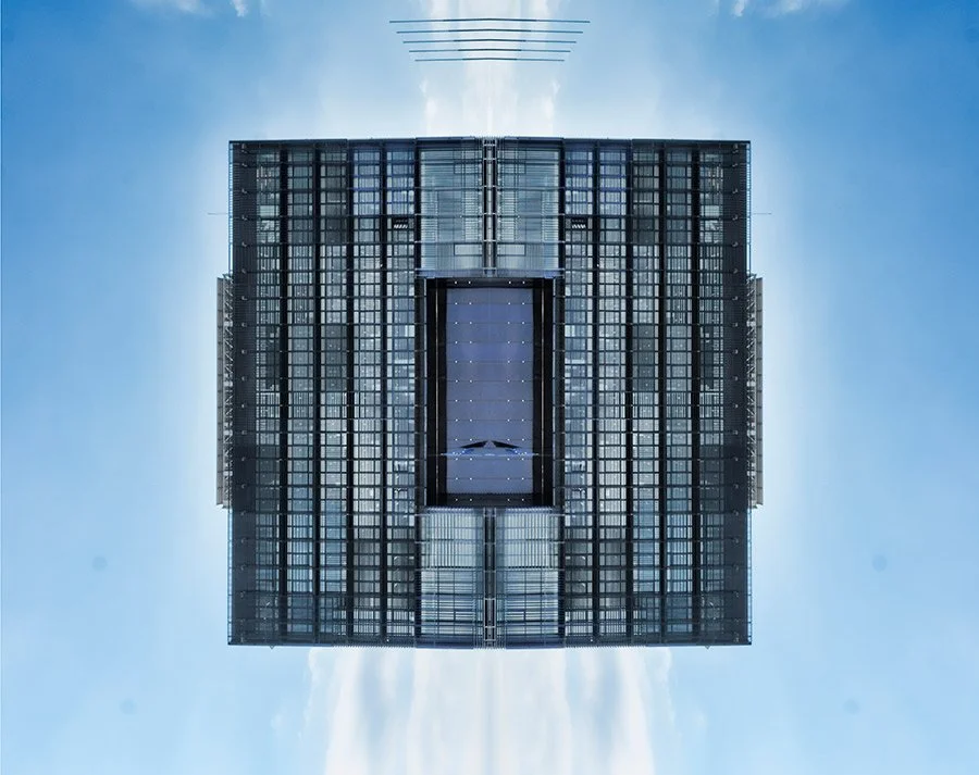 Interprétation photographique de la nouvelle mairie de Montpellier par Jean Nouvel, travail sur la symétrie et l’architecture contemporaine