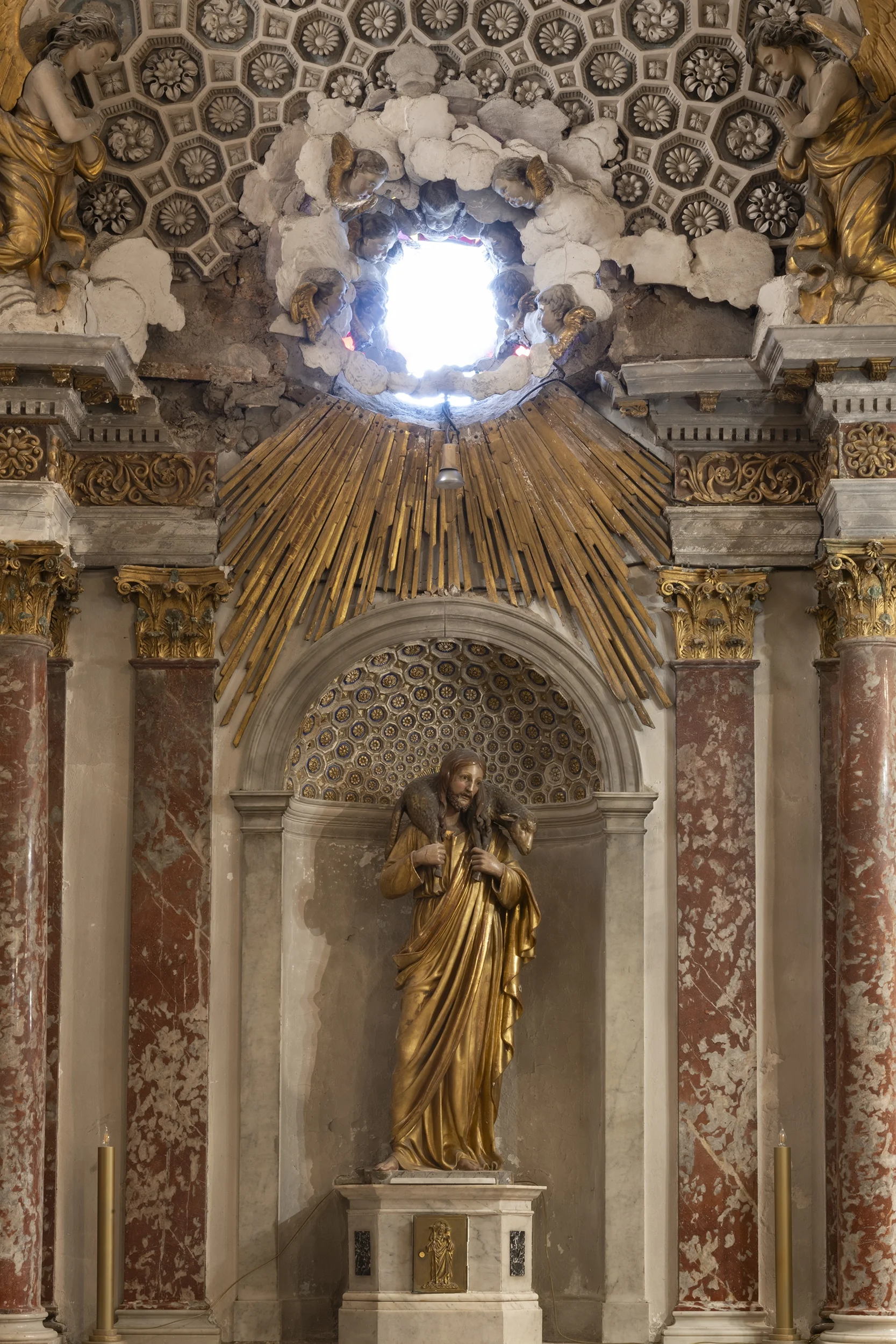 Inventaire DRAC, église de Puisserguier, photographie d'art, statue le Bon Pasteur