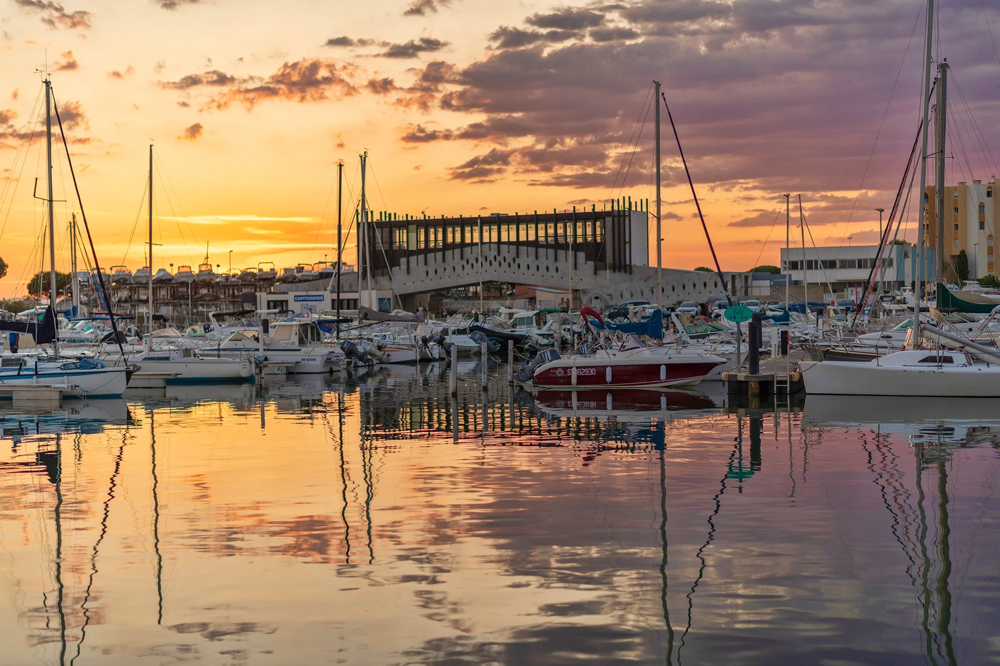 Photographe du patrimoine pour Office de Tourisme de Mauguio-Carnon, sublime couché de soleil Port de Carnon, Hérault, Occitanie
