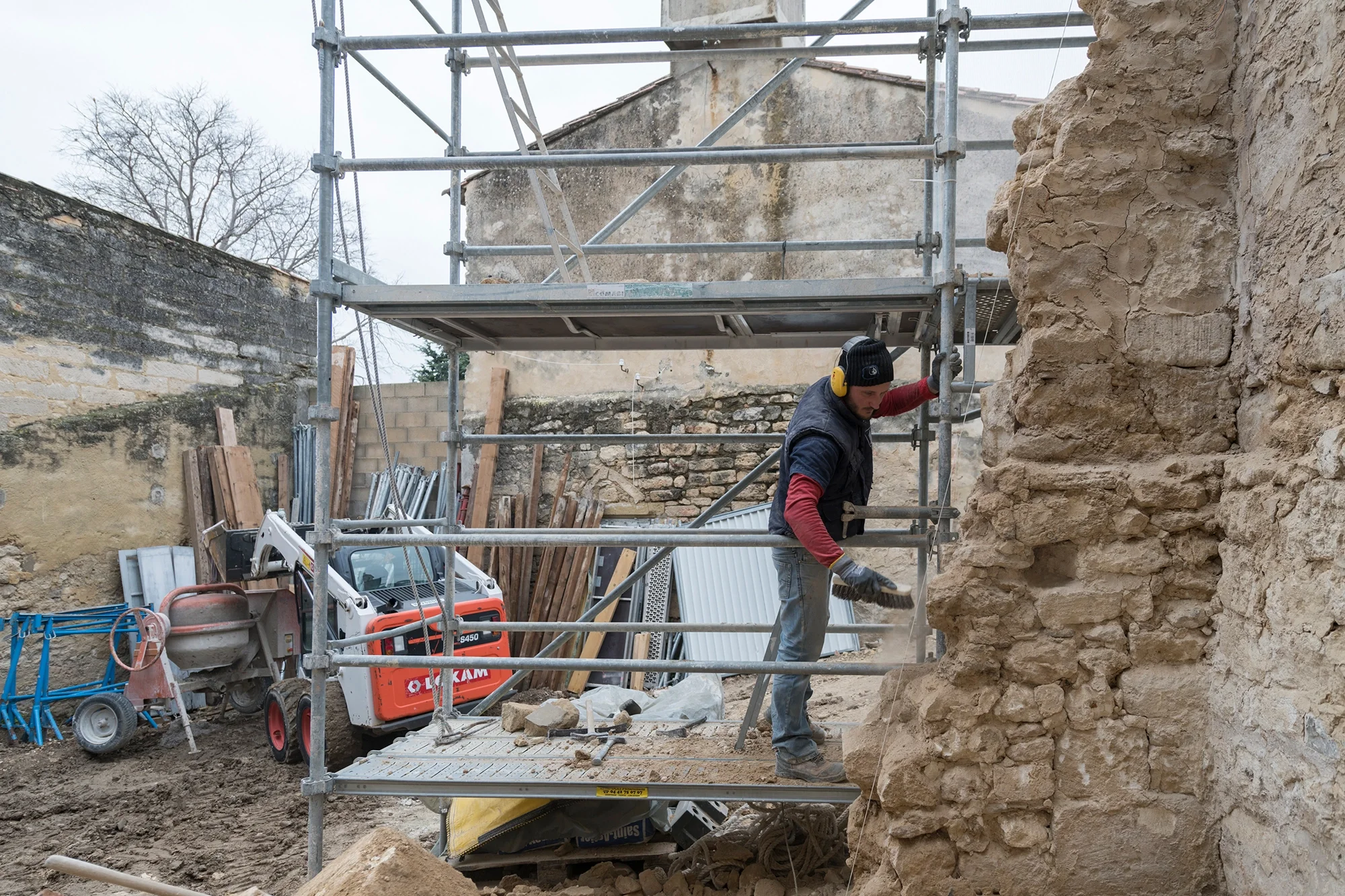 Photographe patrimoine reportage suivi de chantier restauration du chateau de Mauguio, Hérault, Occitanie