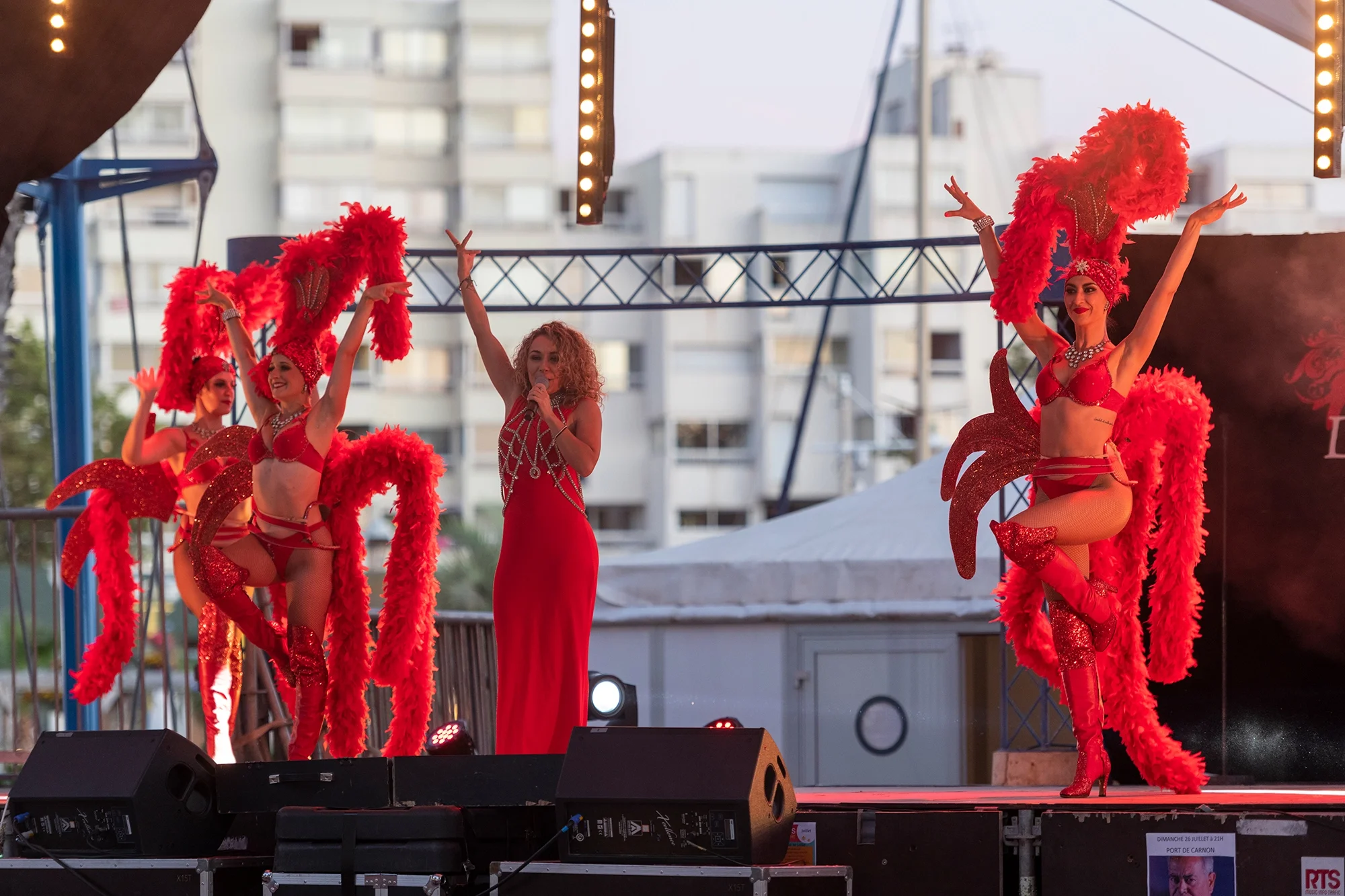 Spectacle en plein air à Mauguio-Carnon documenté pour la photothèque territoriale
