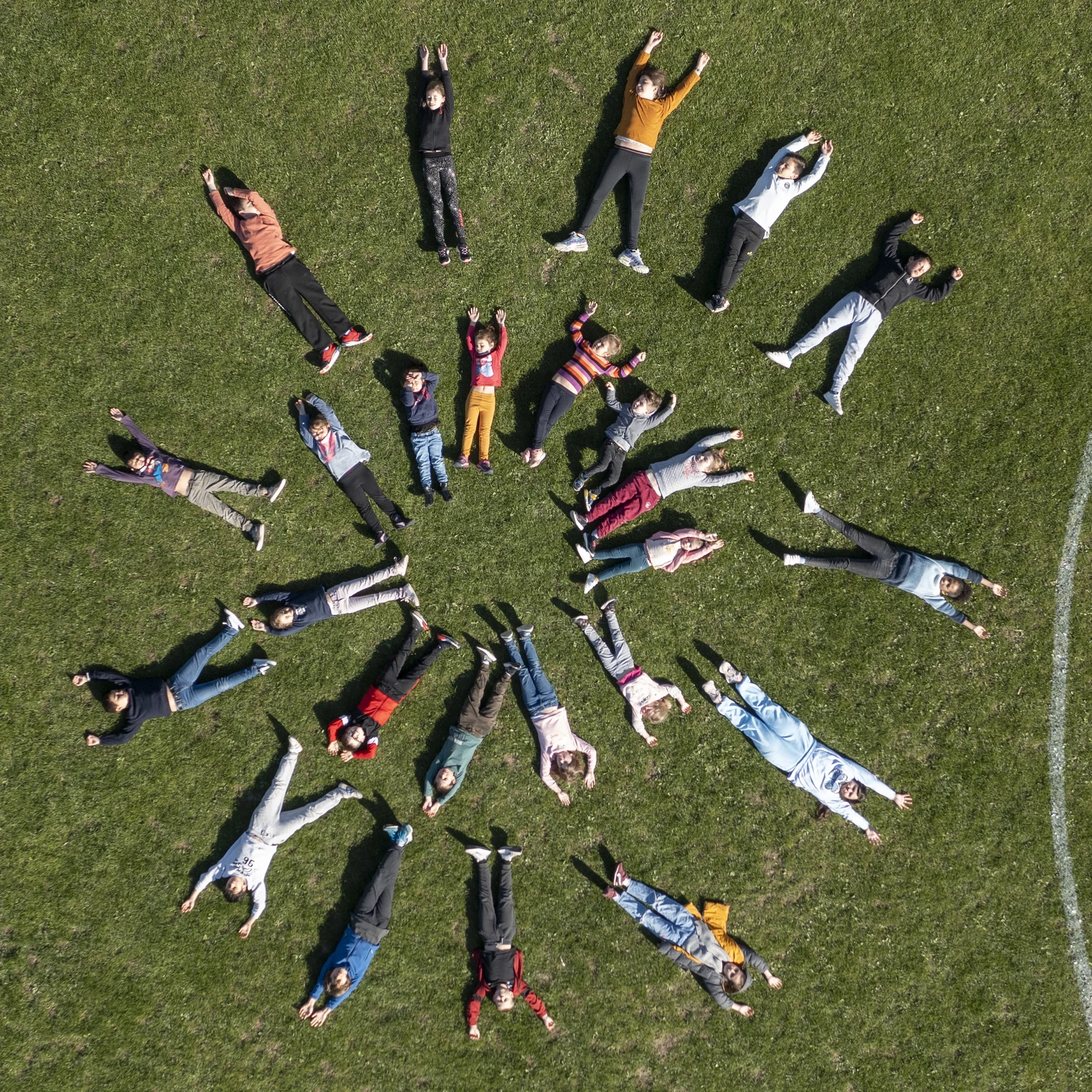 Vue aérienne d’un établissement scolaire à Montpellier – captation drone réglementée