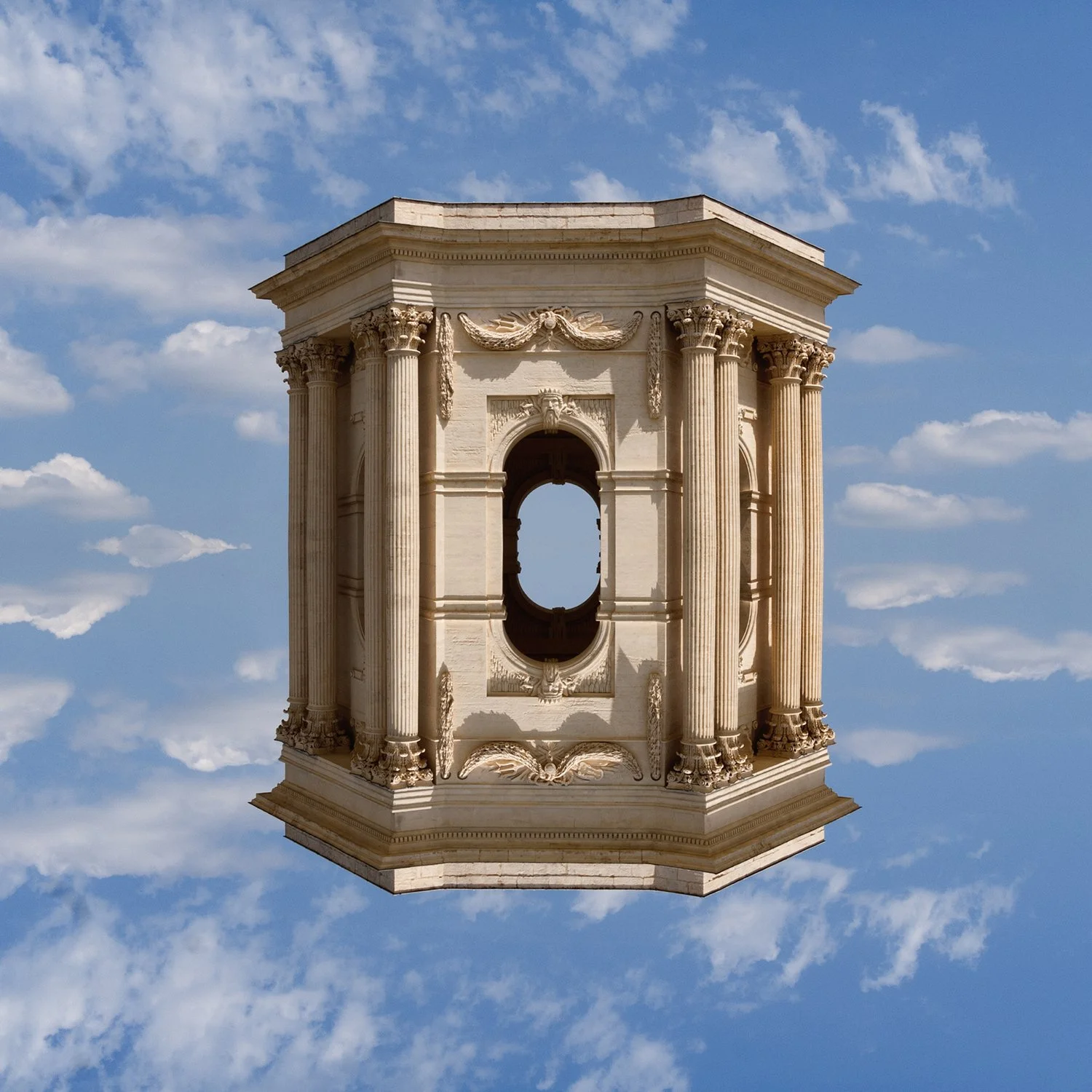 vue aérienne par drone d’un site patrimonial en Occitanie