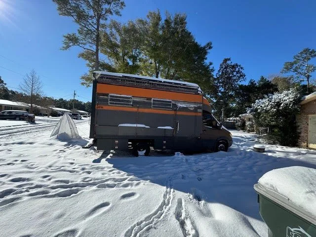 Erin &amp; Joe Bacon/Amarillo Armadillo