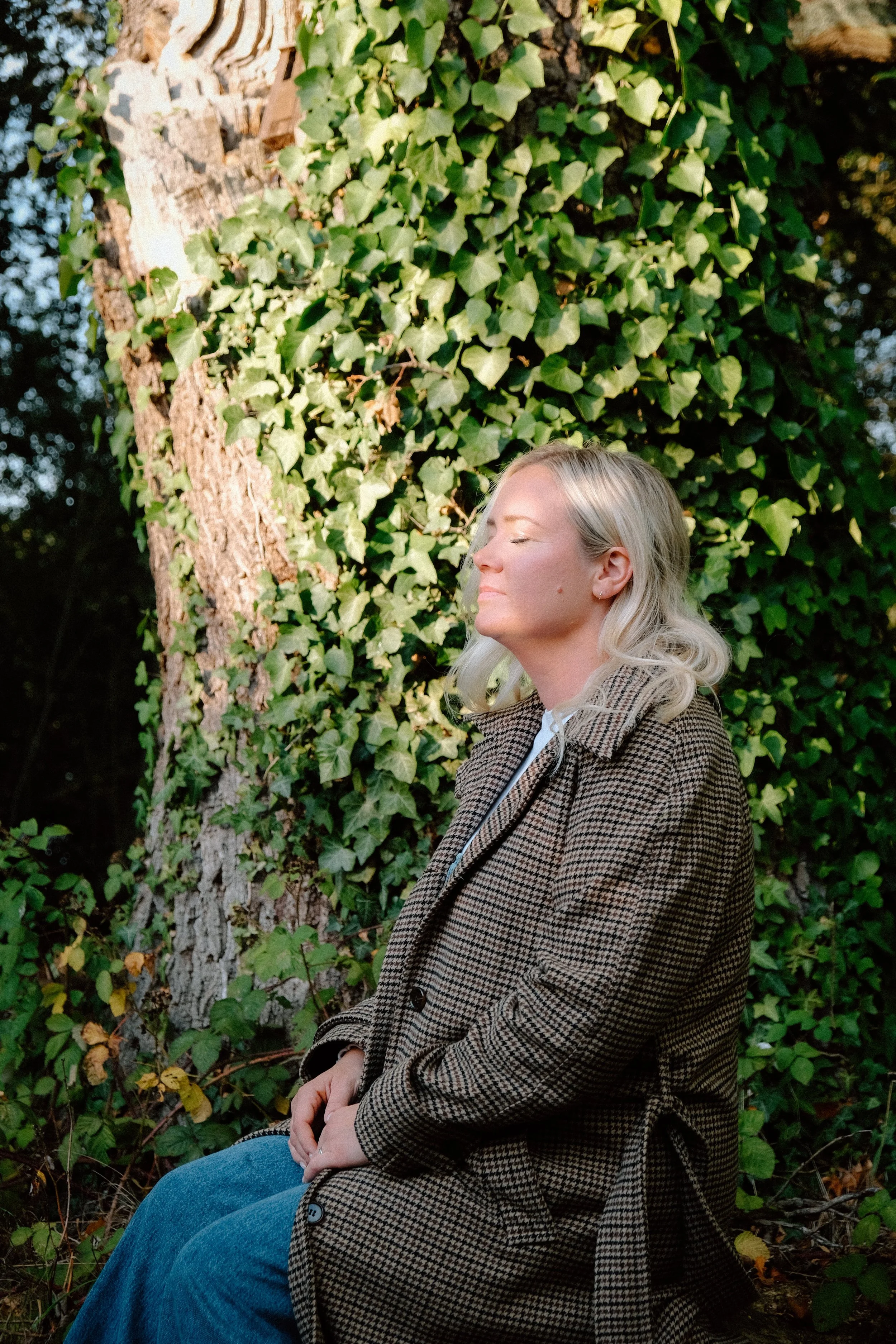 How Solution Focused Hypnotherapy Can Help with Social Anxiety