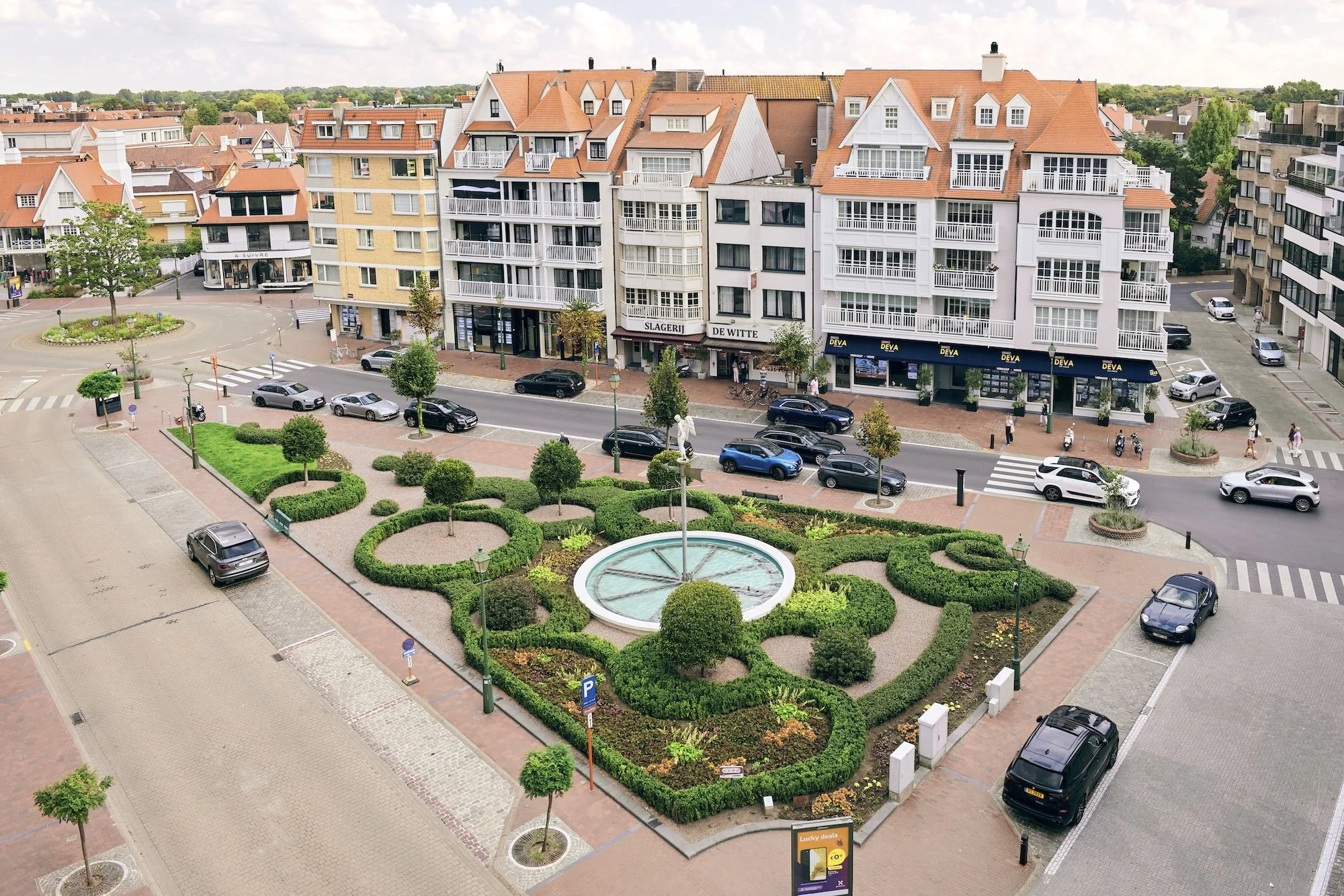 DanielOst_Driehoeksplein©CharlotteLauwersPhotography2 copy.jpg