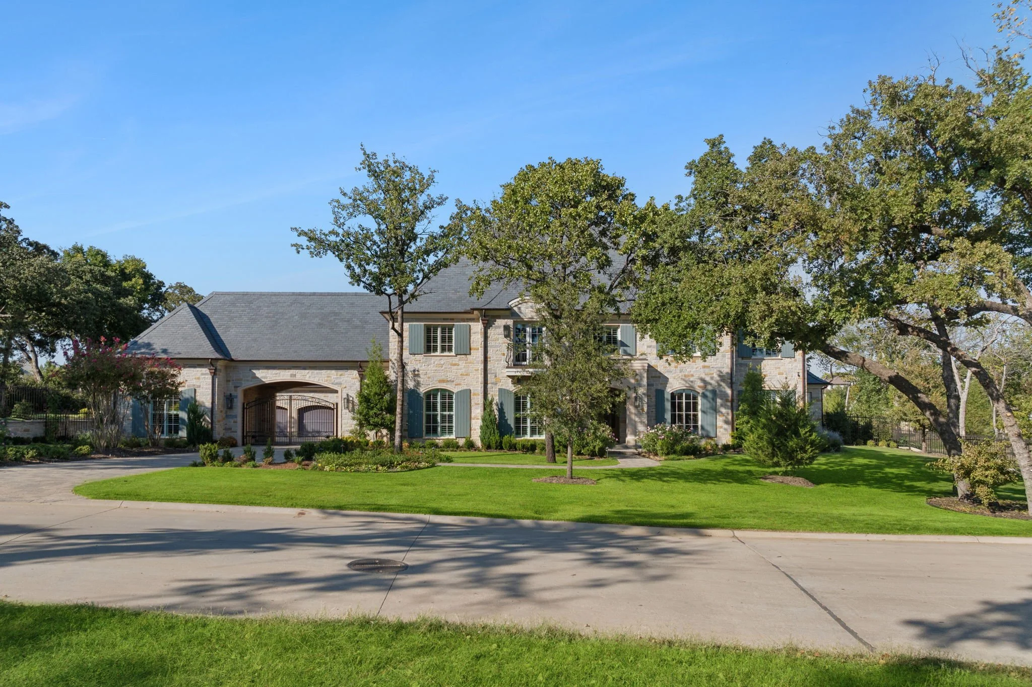 1806 Scenic LE Construction LLC Custom Luxury Built Home.jpg