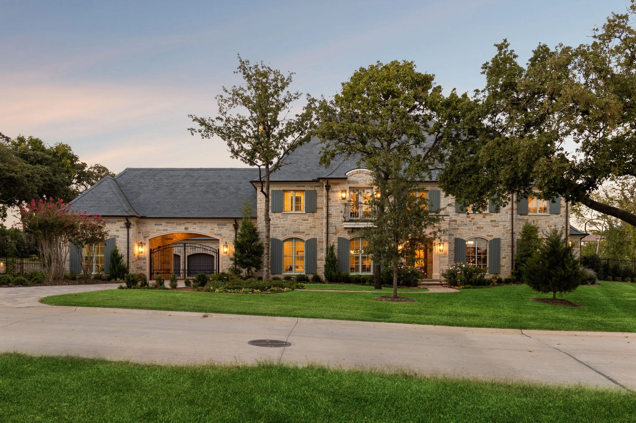 1806 Scenic LE Construction LLC Custom Luxury Built Home.jpg