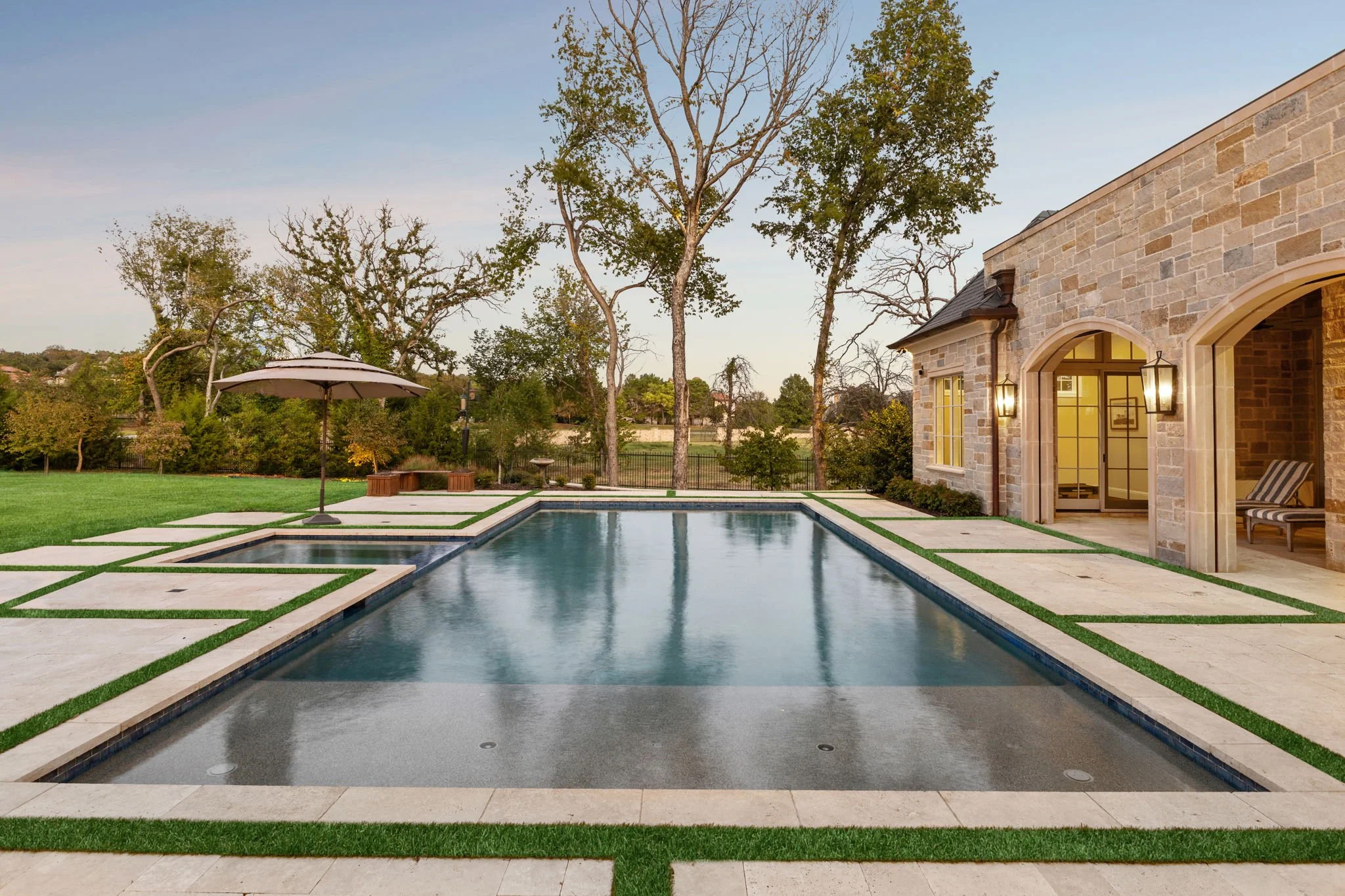 1806 Scenic LE Construction LLC Custom Luxury Built Home.jpg