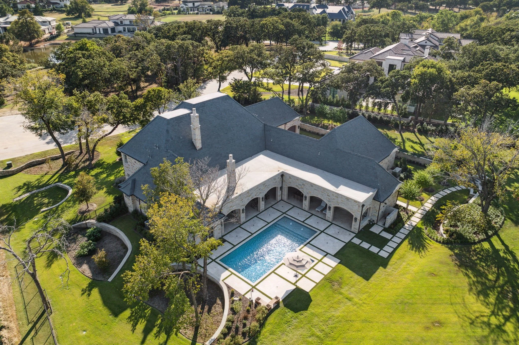 1806 Scenic LE Construction LLC Custom Luxury Built Home.jpg