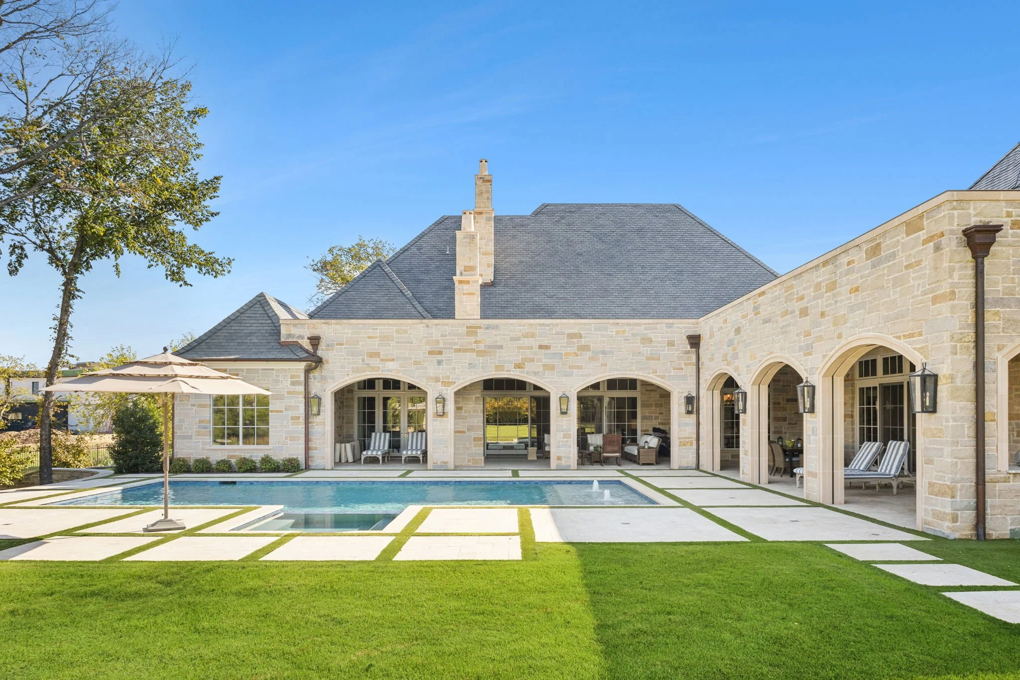 1806 Scenic LE Construction LLC Custom Luxury Built Home.jpg