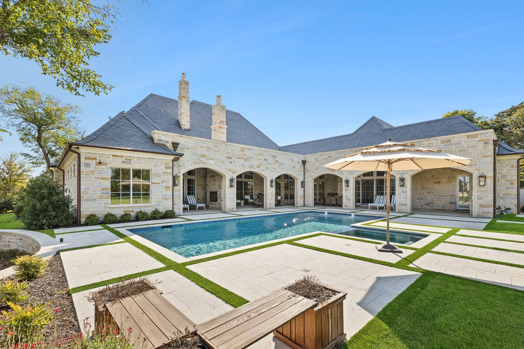 1806 Scenic LE Construction LLC Custom Luxury Built Home.jpg