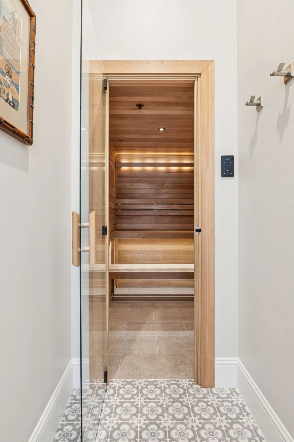 1806 Scenic LE Construction LLC Custom Luxury Built Home.jpg