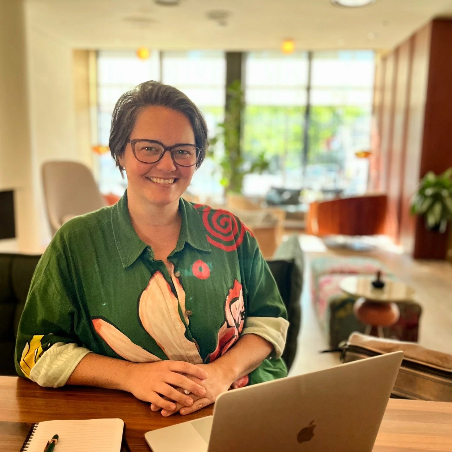 Every new project starts with a notebook, a coffee, and a lot of heart.
Welcome to Arandu Nutrition, where I bring together 20+ years of science, a love for community, and a passion for wellbeing.
Here I’ll share nutrition guidance, microbiom