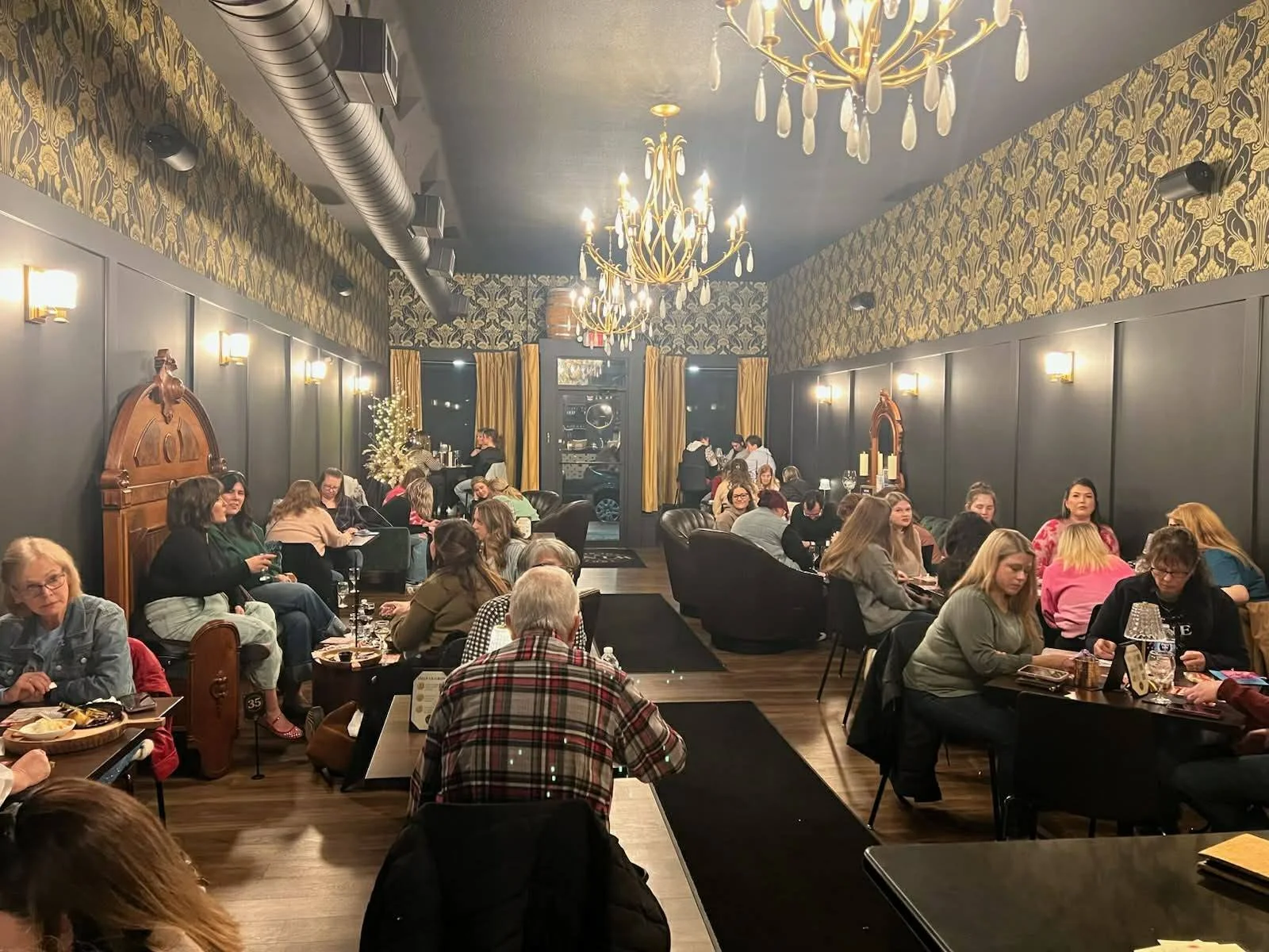💖 Wow, ladies&hellip; you really showed up! A huge thank you to everyone who joined us for Galentine&rsquo;s Night Out at 1861 Wine Lounge.

Games, laughs, espresso martinis, and all the good vibes. We couldn&rsquo;t have asked for a better night! ☕