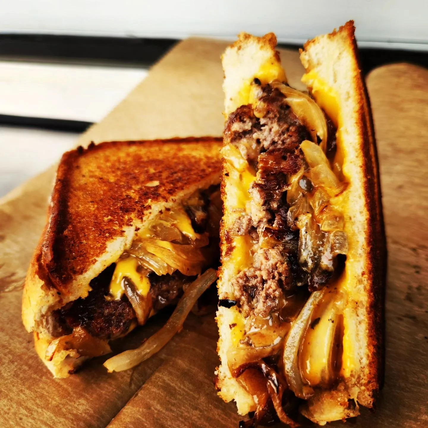 🔥 TONIGHT AT 1861 WINE LOUNGE 🔥

We&rsquo;re excited to welcome back Food Truck - The Wailing Onion !

📅 Tonight &ndash; Friday, May 8th
🕓 4:00 PM &ndash; 10:00 PM
📍 Bluffton, Ohio

Come grab dinner from The Wailing Onion and enjoy a relaxed eve