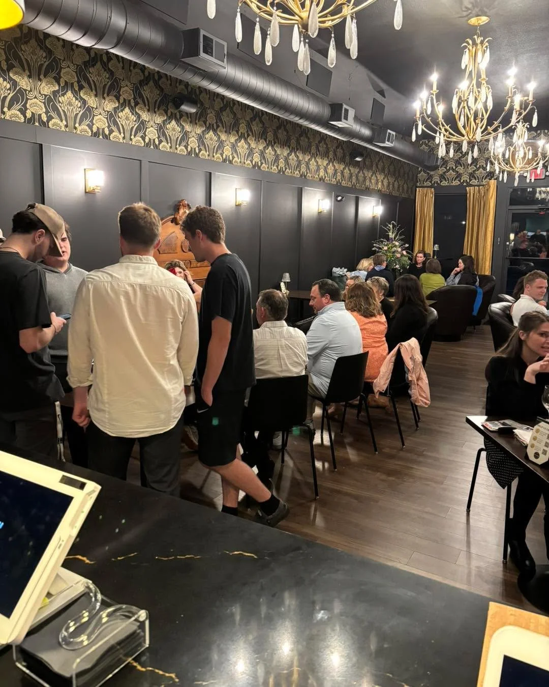 What a night at 1861 Wine Lounge!

Our lounge was filled with proud parents, family, friends, and graduates celebrating such a special milestone after graduation. Thank you to everyone who came in and spent part of your evening with us.

Congratulati