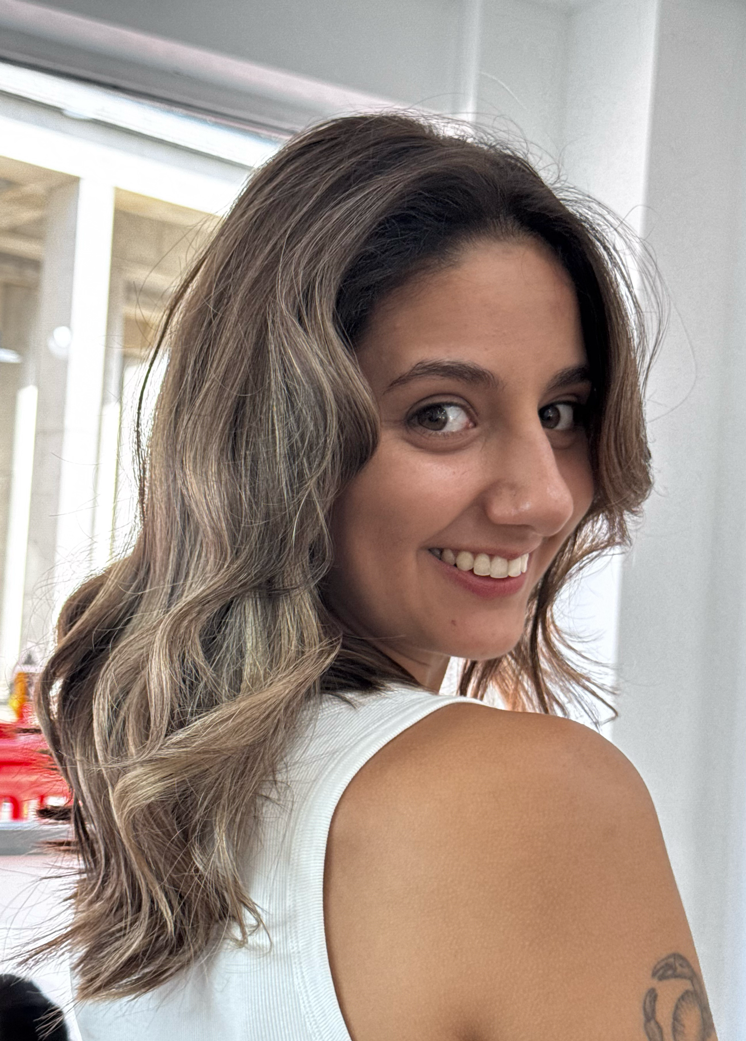 Master Colourists for Hair Transformation
Trust our highly trained hair colour masters in Manchester City Centre for precision colouring and expert colour correction that brings your dream hair to life