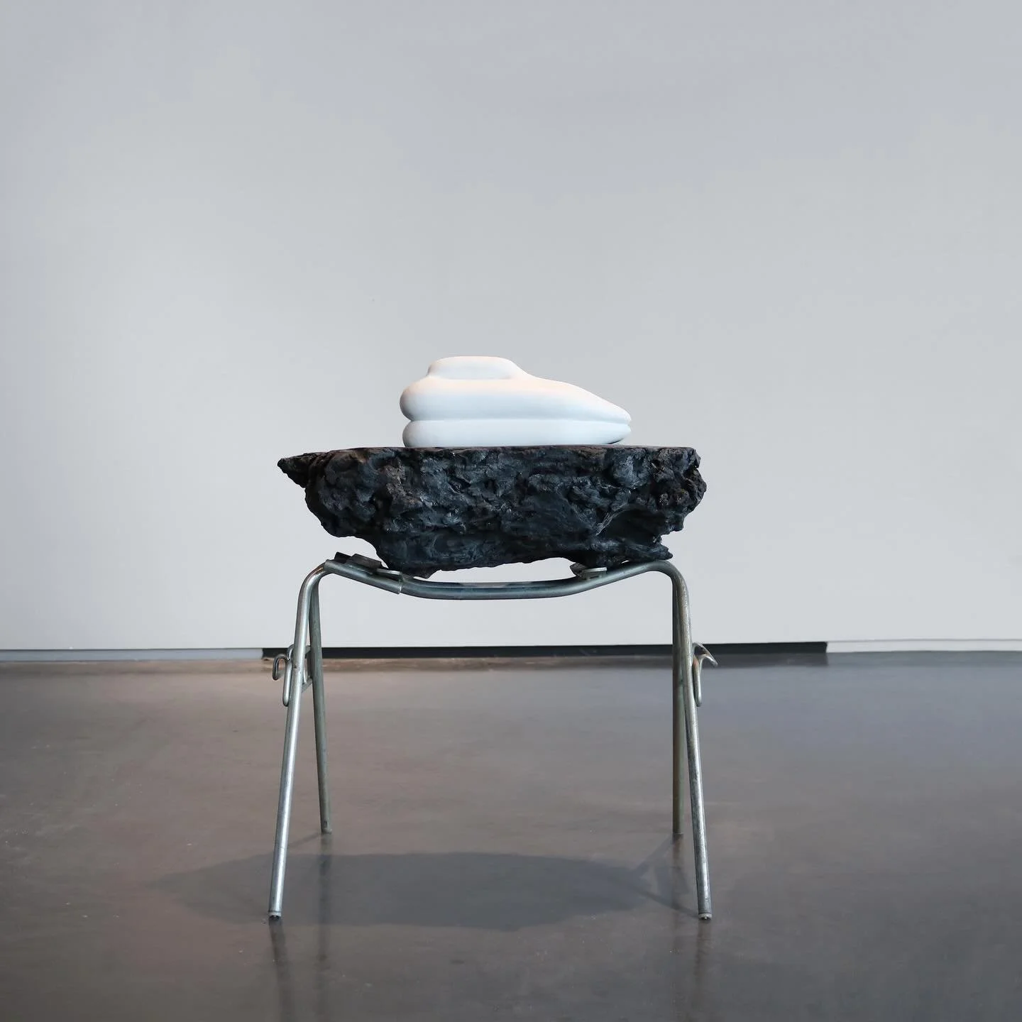 Untitled 

ceramic on ceramic on found aluminum