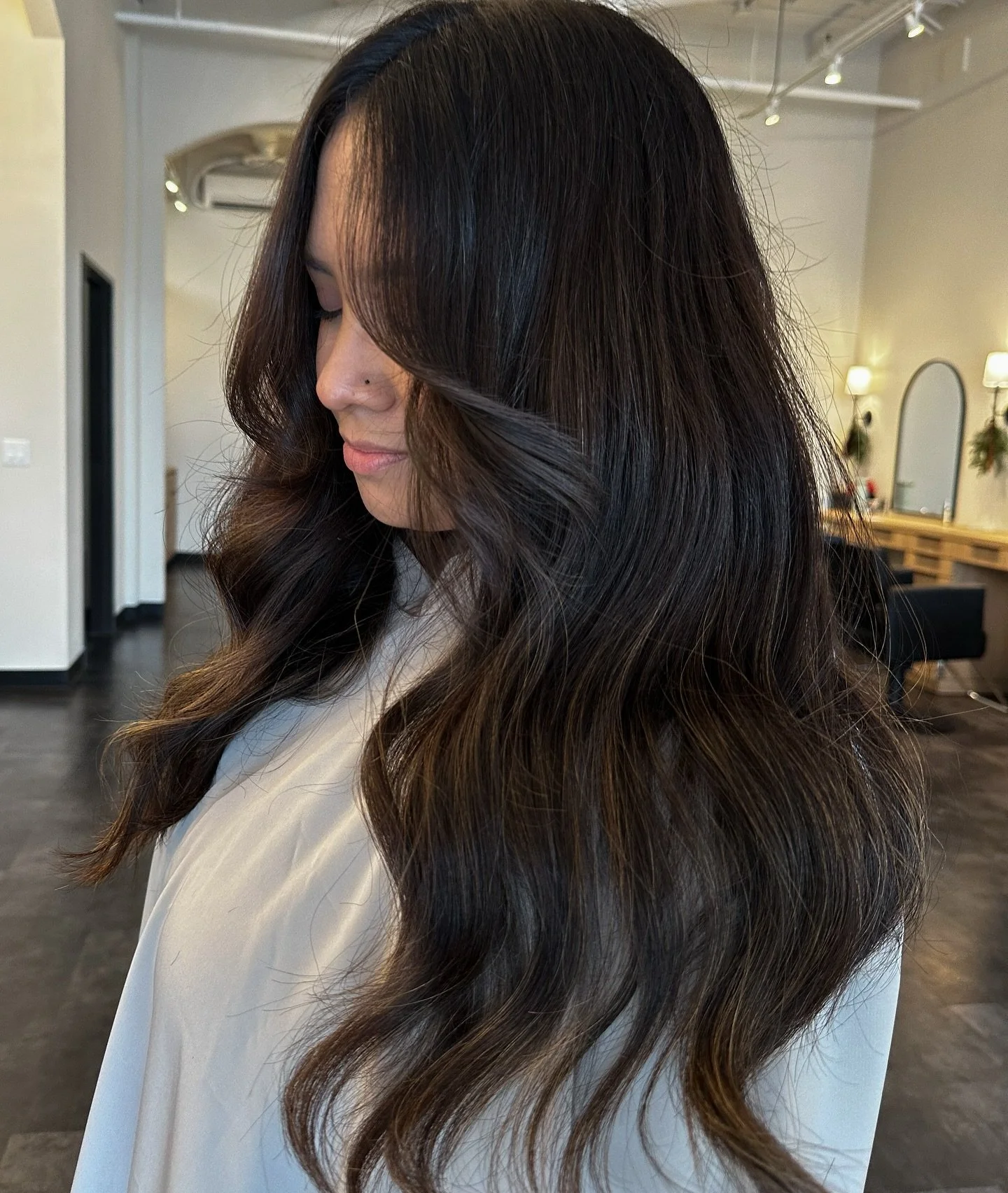 Not all warmth is bad. In fact, most brunettes need a little warmth to stay shiny and dimensional. ✨

Brass happens when the underlying pigment isn&rsquo;t balanced correctly or when the tone doesn&rsquo;t support your natural hair color.

Warmth is 