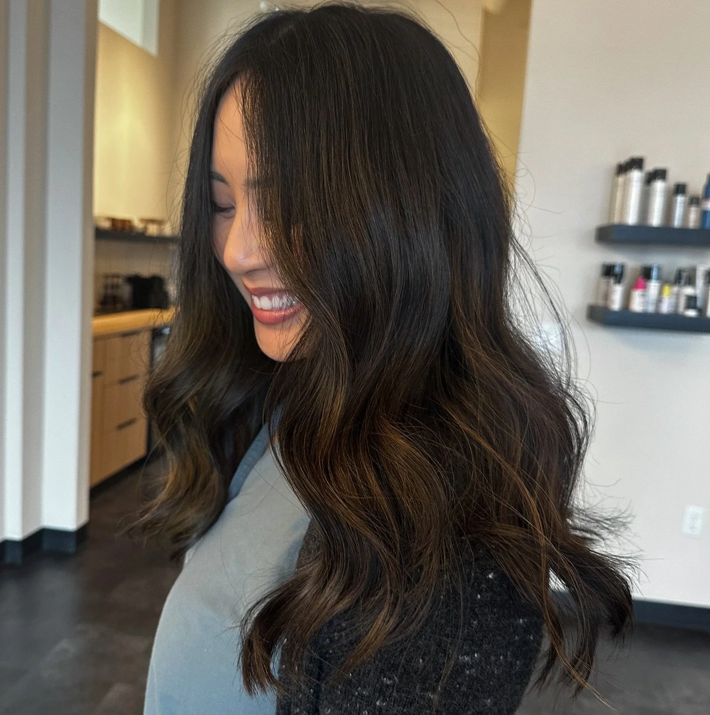 Not all warmth is bad &mdash; in fact, most brunettes need a little warmth to stay shiny and dimensional ✨

Brass happens when the underlying pigment isn&rsquo;t balanced correctly or when the tone doesn&rsquo;t compliment your natural hair color.

M